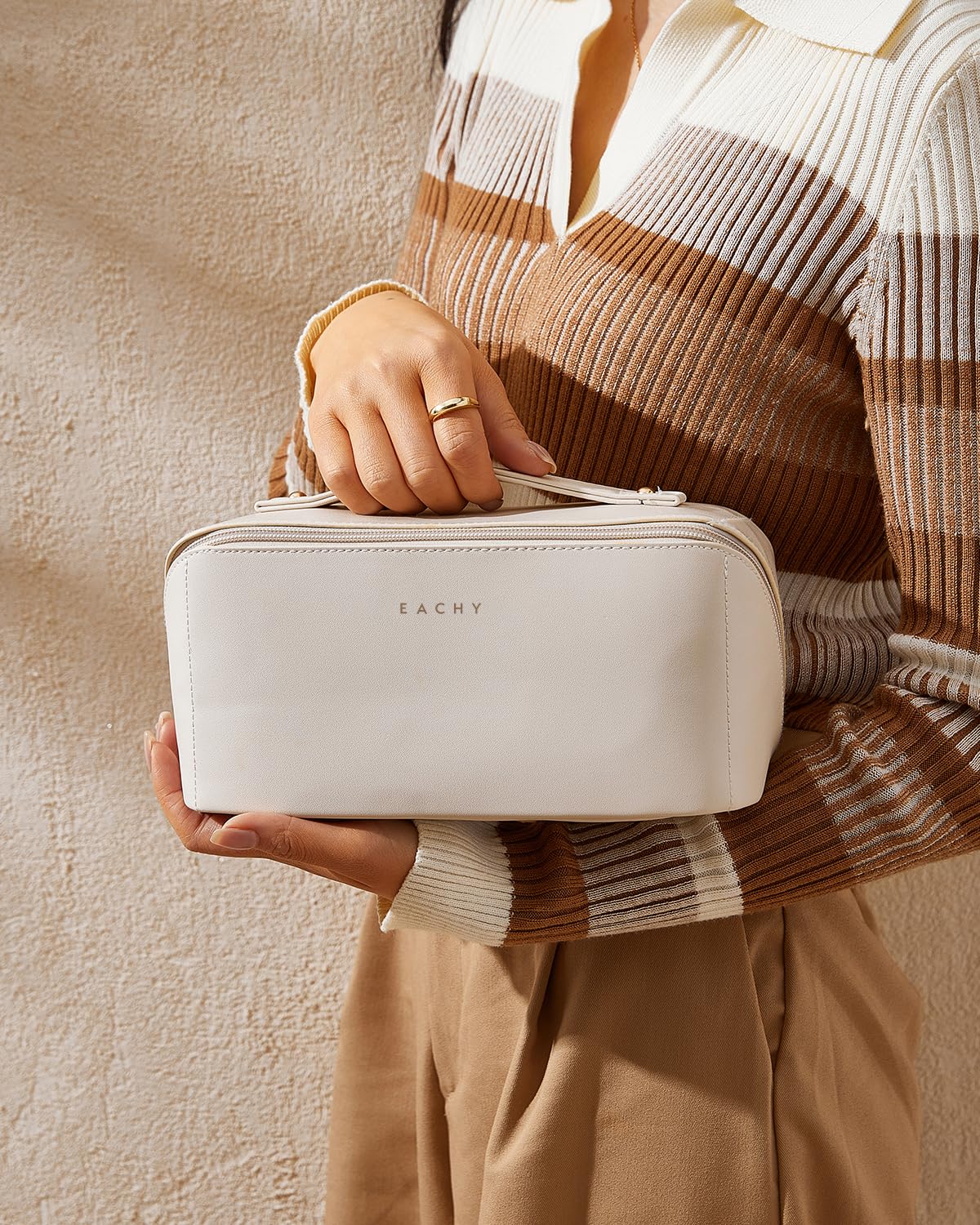 EACHY Travel Makeup Bag,Large Capacity Cosmetic Bags for Women,Waterproof Portable Pouch Open Flat Toiletry Bag Make up Organizer with Divider and Handle