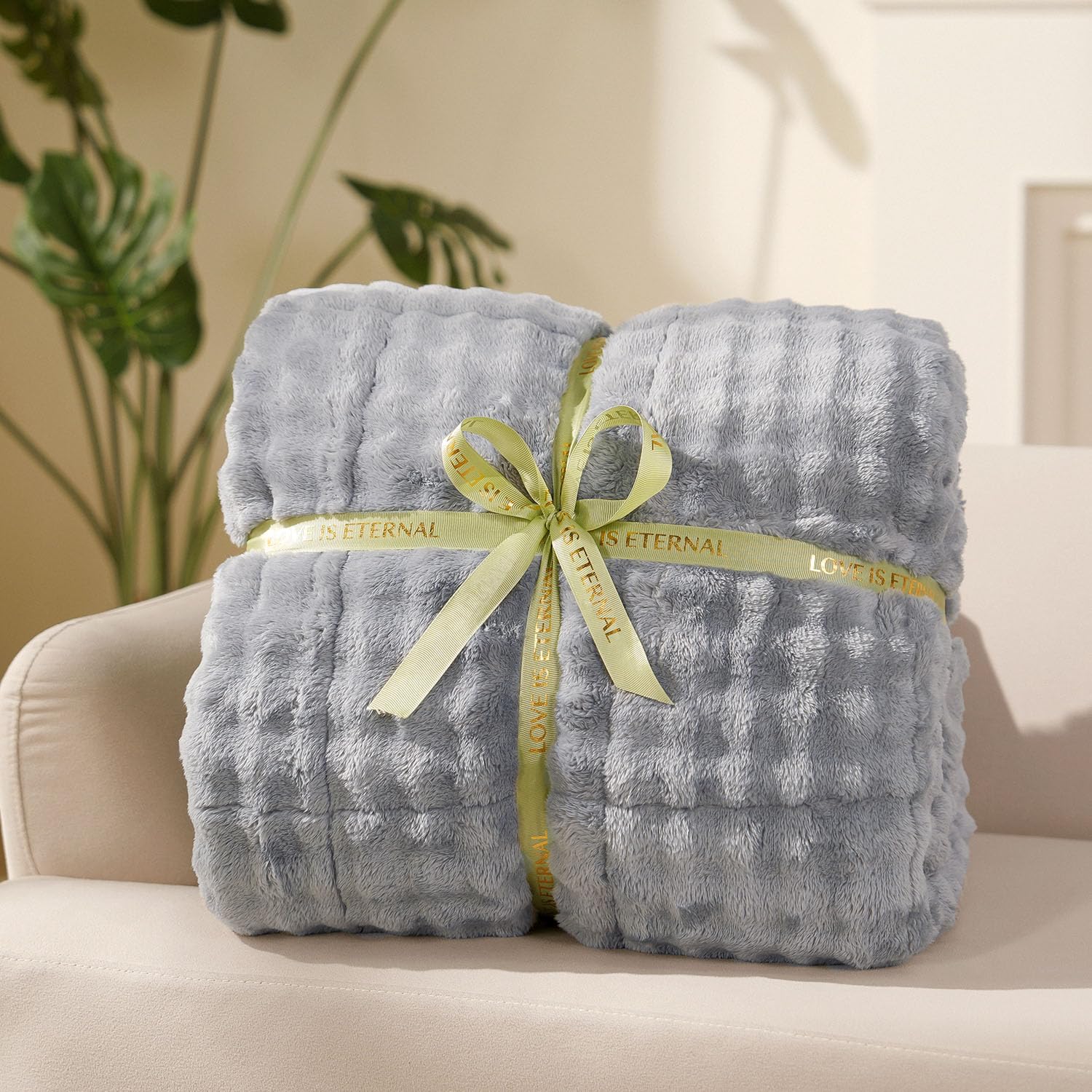 Cottonblue Weighted Blanket 15lbs Bubble Faux Fur Plush Sherpa Weighted Blankets for Adults, Fits Queen Size Bed, Cute Fuzzy Warm Heavy Blanket for Calm and Better Sleep, 60"x80", Cream White