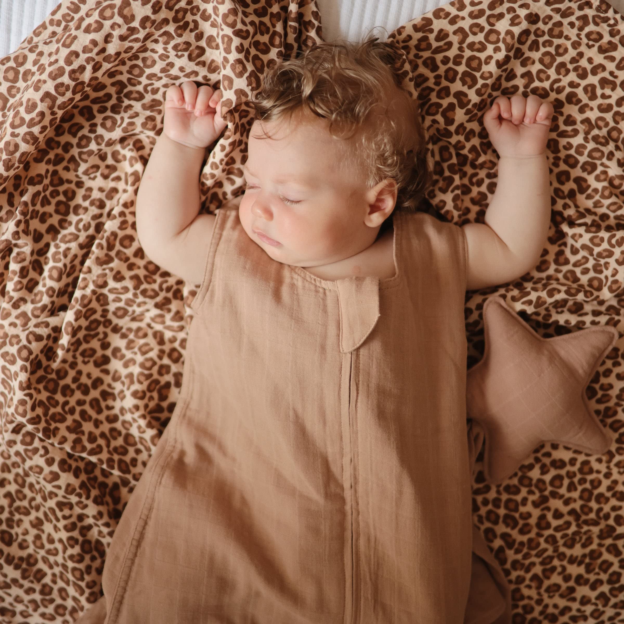 mushie Baby Wearable Blanket | 100% Organic Cotton Muslin | Sleeping Bag for Infants (Natural)