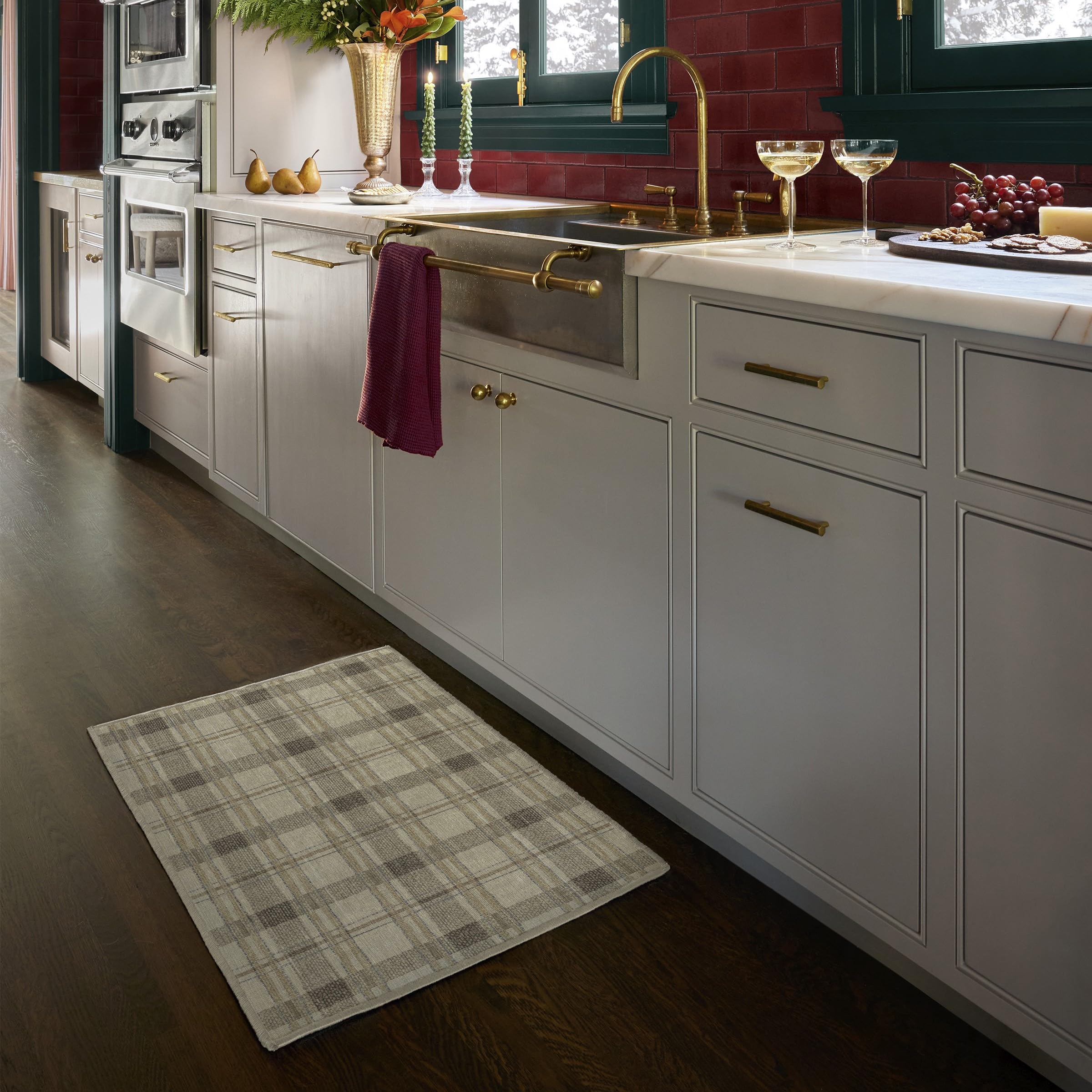 RUGGABLE Winter Plaid Washable Rug - Perfect Holiday Area Rug for Living Room Bedroom Kitchen - Pet & Child Friendly - Stain & Water Resistant - Dress Stewart Tartan Plaid 3&