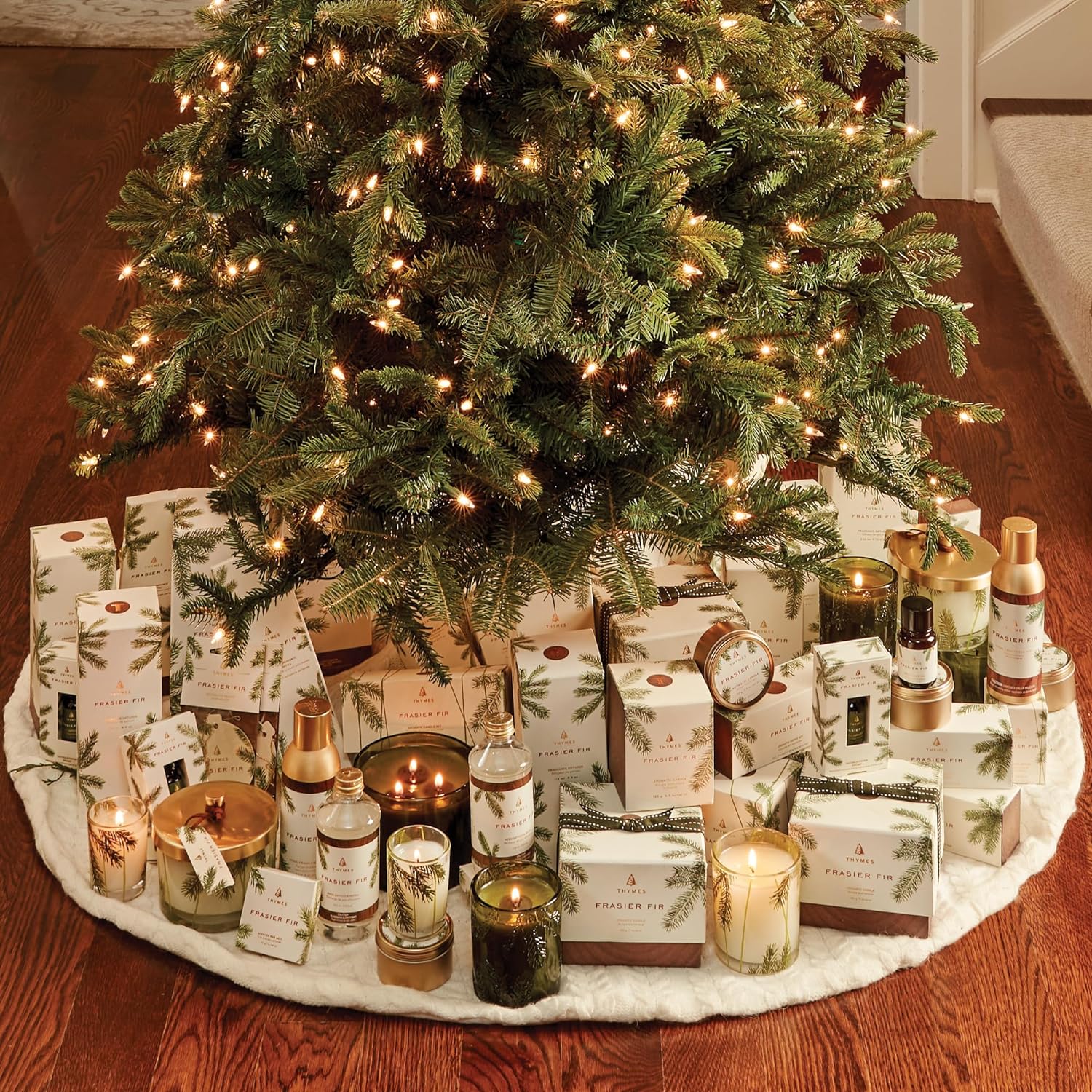 Thymes Frasier Fir Candle - Molded Green Glass Candle Jar - Scented Candle for A Fresh Home Fragrance - Single-Wick Candle (6.5 oz)