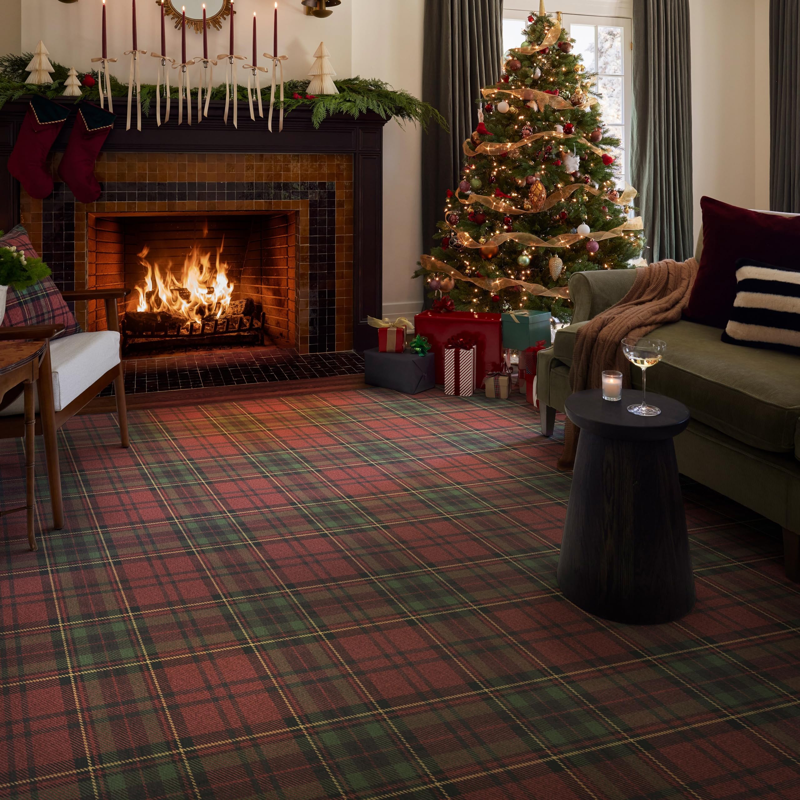 RUGGABLE Winter Plaid Washable Rug - Perfect Holiday Area Rug for Living Room Bedroom Kitchen - Pet & Child Friendly - Stain & Water Resistant - Dress Stewart Tartan Plaid 3&