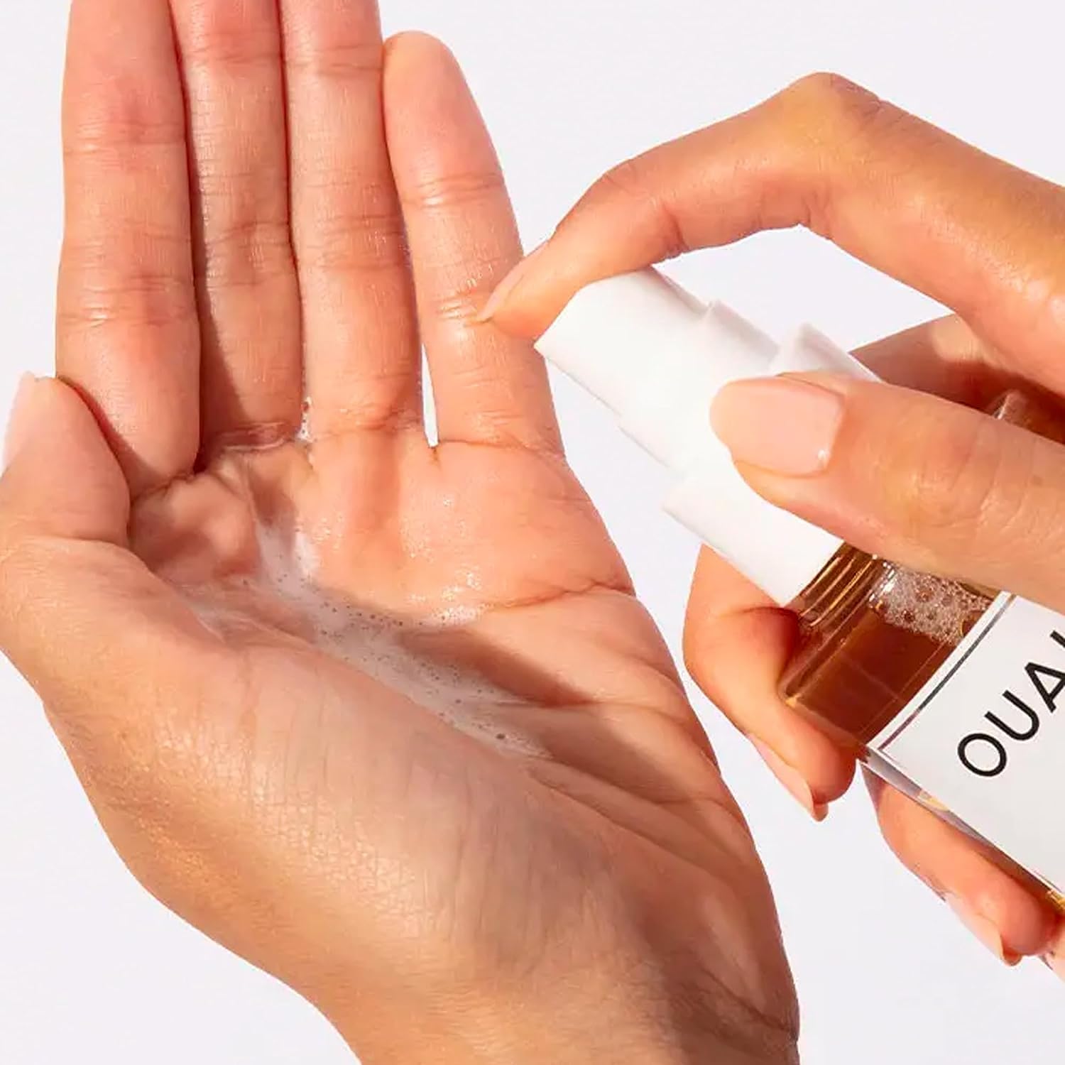 OUAI Wave Spray - Coconut Oil &amp; Rice Protein Texture Mist for Voluminous Beach Waves with Shine - Paraben Free, Safe for Color &amp; Keratin-Treated Hair (4.9 fl oz)