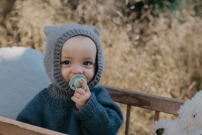 BIBS De Lux Baby Pacifier 2-Pack | Made in Denmark | BPA Free Dummy Soother, Round Nipple. Natural Rubber Latex, Size 2 (6-18 Months), Vanilla/Dark Oak