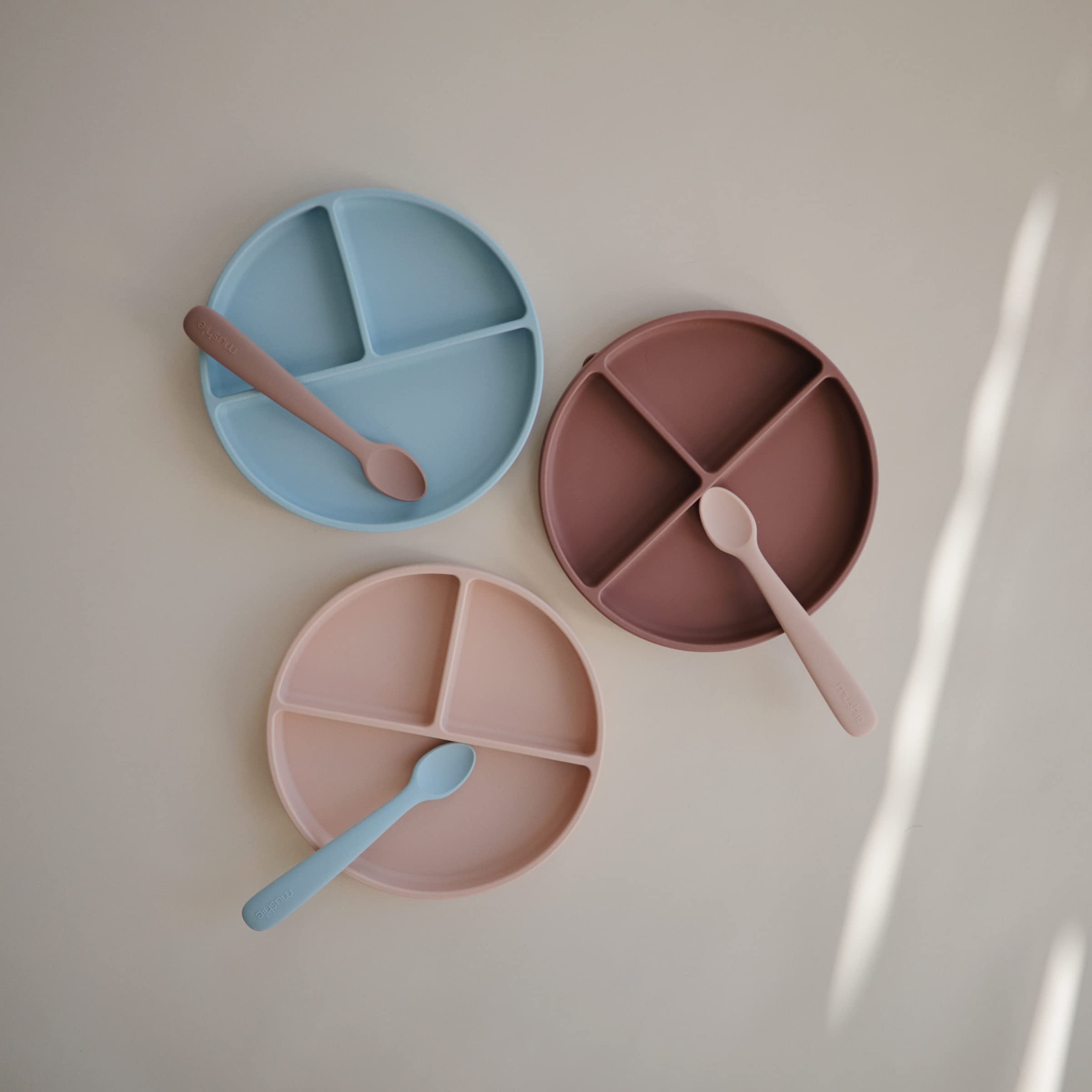 mushie Silicone Suction Plate | BPA-Free Non-Slip Design (Ivory)