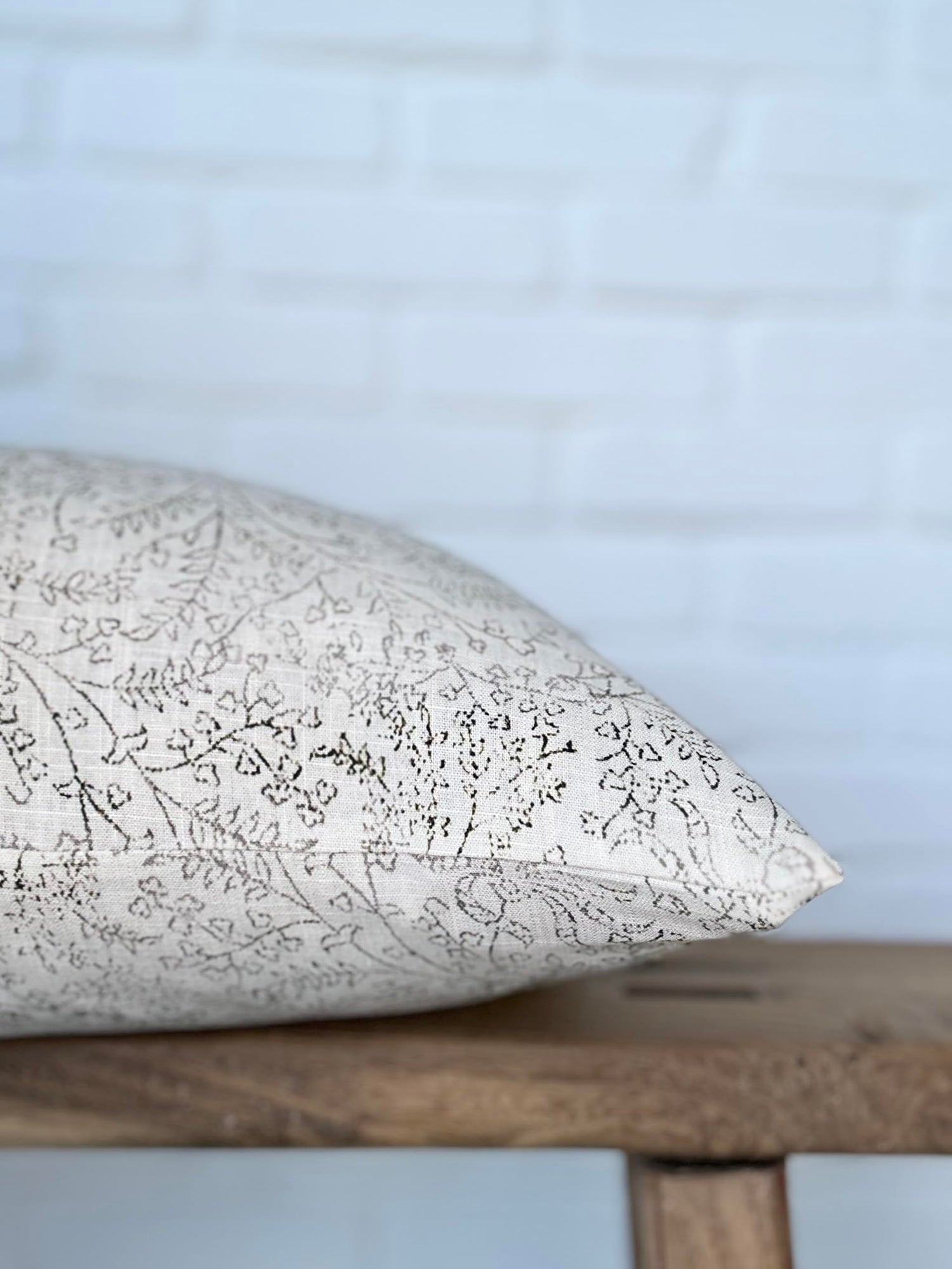 Pillow Cover 100% Linen 20 x 20 inches Double Sided Block Print with Zipper for Easy Removal Home Decor Shabby Chic Farmhouse Neutral Decorative Sofa Couch Accent (Plaid White Grey)
