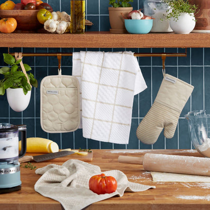 KITCHENAID Quilted Cotton Terry Cloth Oven Mitt, Pot Holder, Kitchen Towel 4-Pack Set, Heat Resistant, Silicone Grip, Gift Set, Milkshake, 16&quot;x26&quot;, 7&quot;x13&quot; &amp; 7&quot;x10&quot;