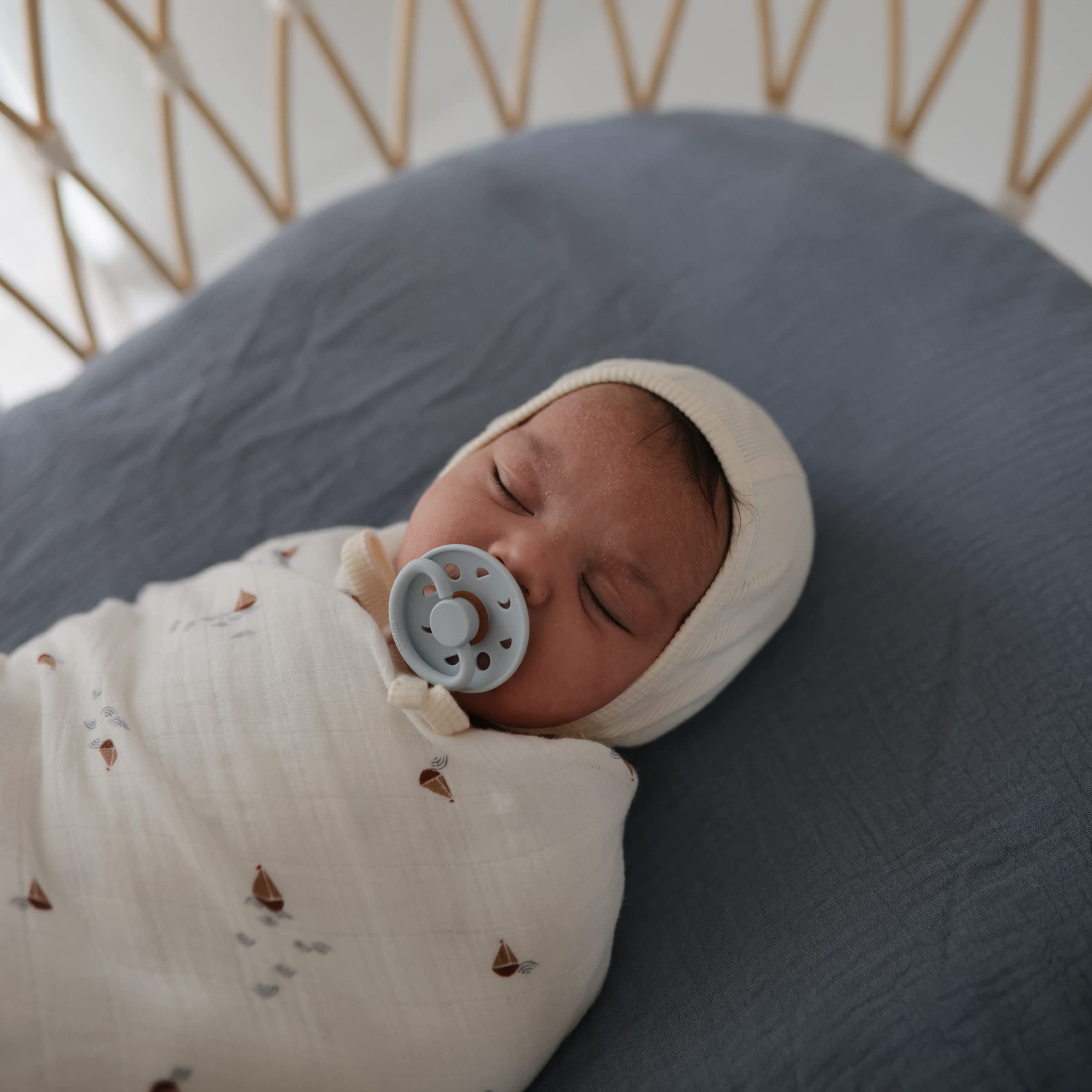 mushie Extra Soft Muslin Fitted Crib Sheet | 192 Thread Count | 28&quot;x 52&quot; (Fog)