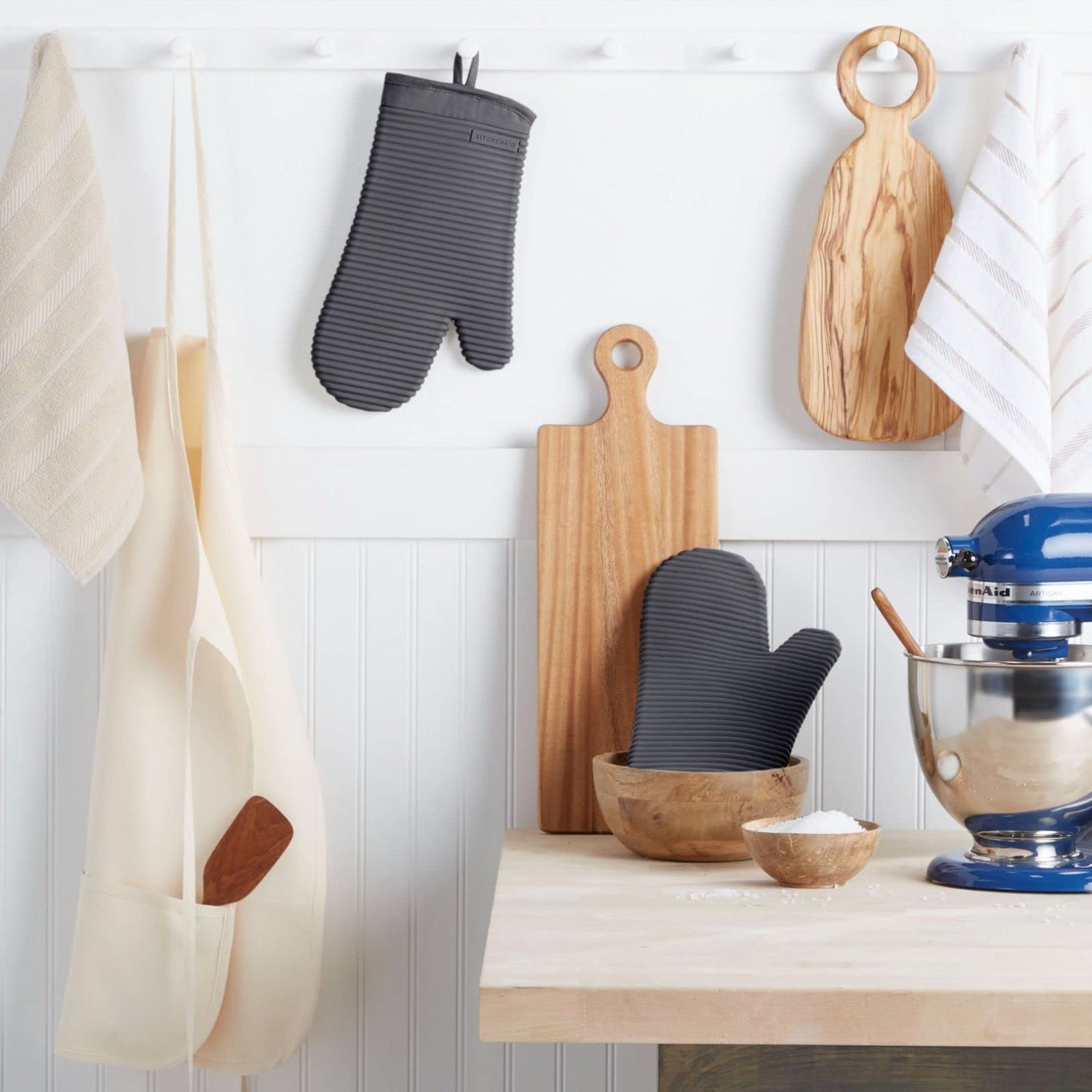 KitchenAid Ribbed Soft Silicone Oven Mitt Set, 7&quot;x13&quot;, Milkshake 2 Count