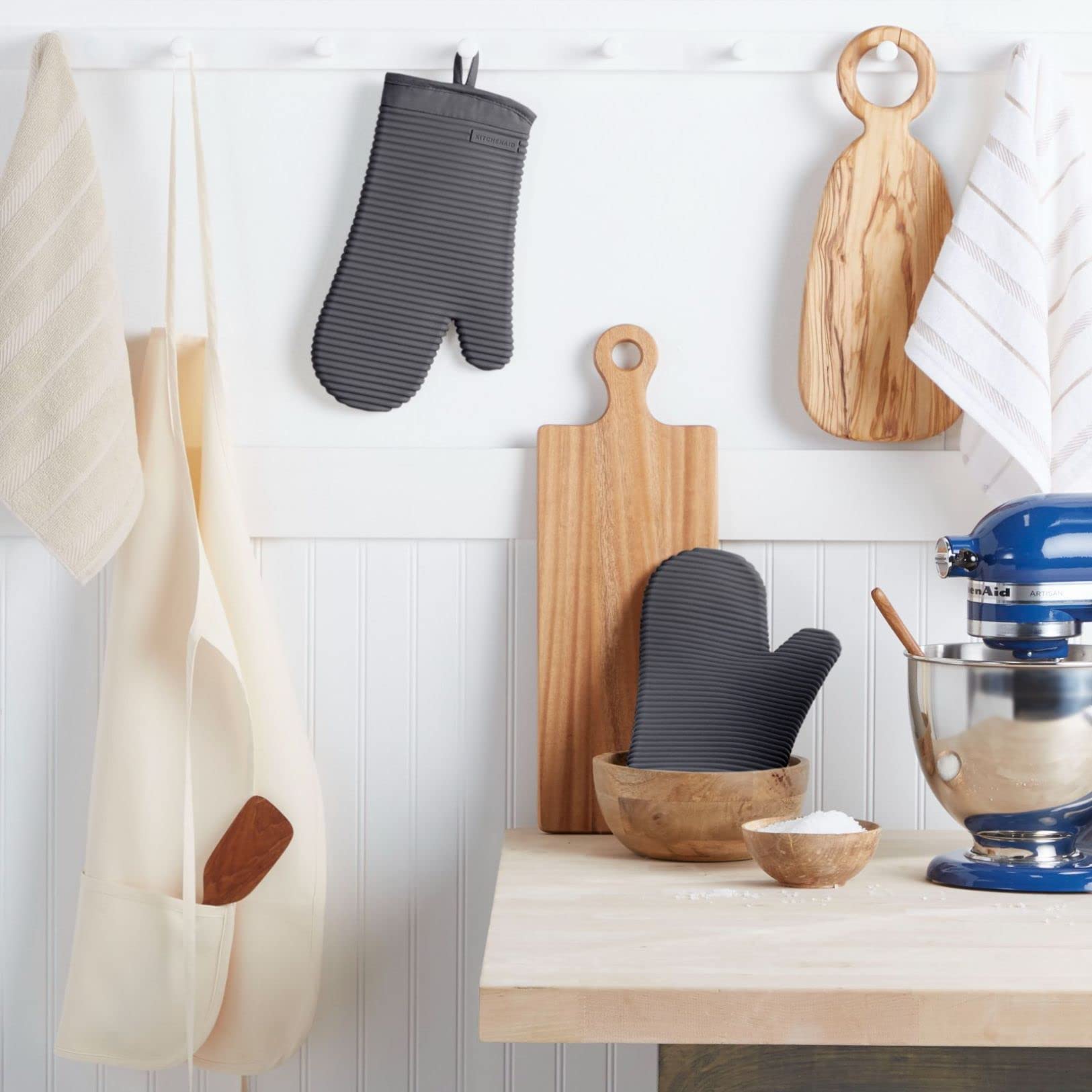 KitchenAid Ribbed Soft Silicone Oven Mitt Set, 7&quot;x13&quot;, Milkshake 2 Count