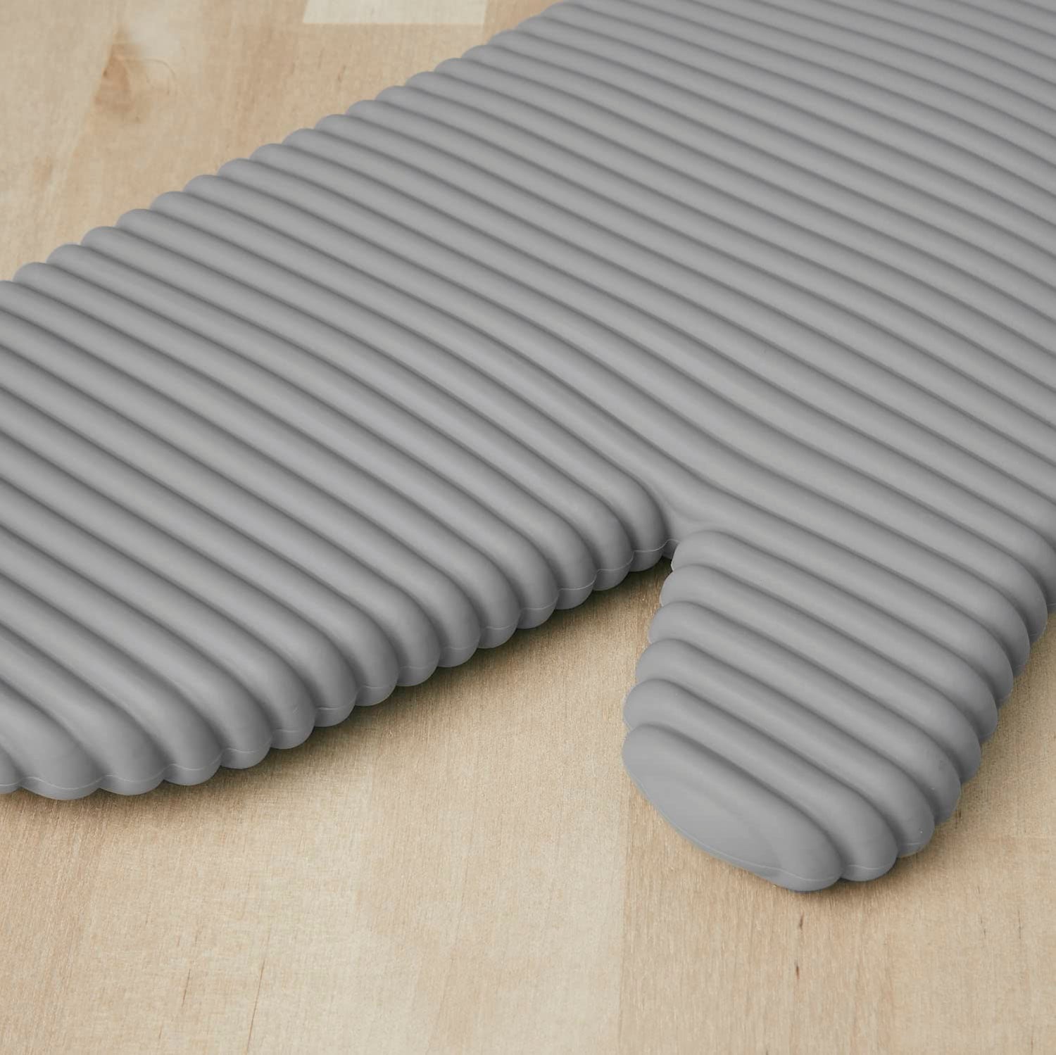 KitchenAid Ribbed Soft Silicone Oven Mitt Set, 7&quot;x13&quot;, Milkshake 2 Count