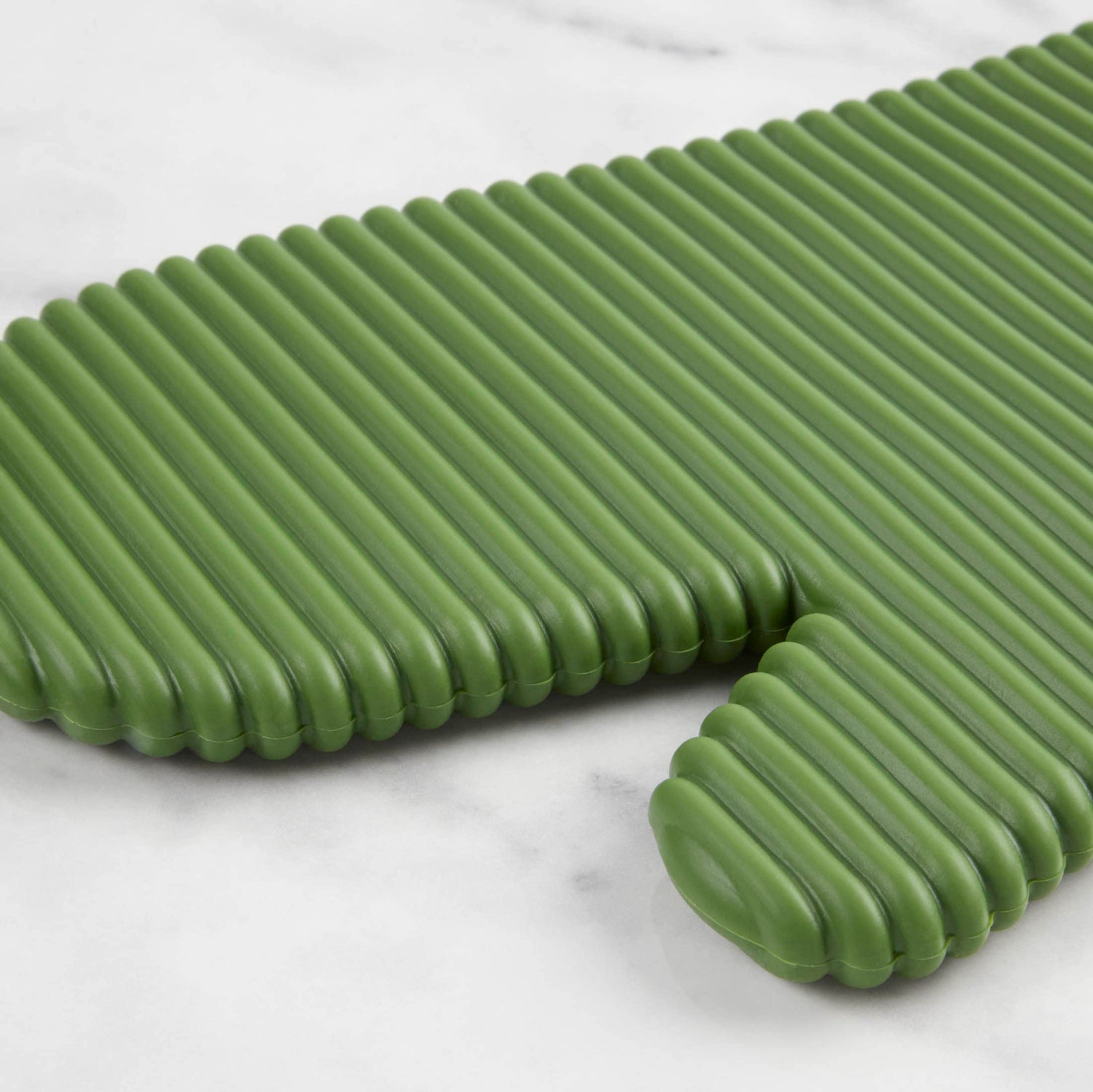KitchenAid Ribbed Soft Silicone Oven Mitt Set, 7&quot;x13&quot;, Milkshake 2 Count