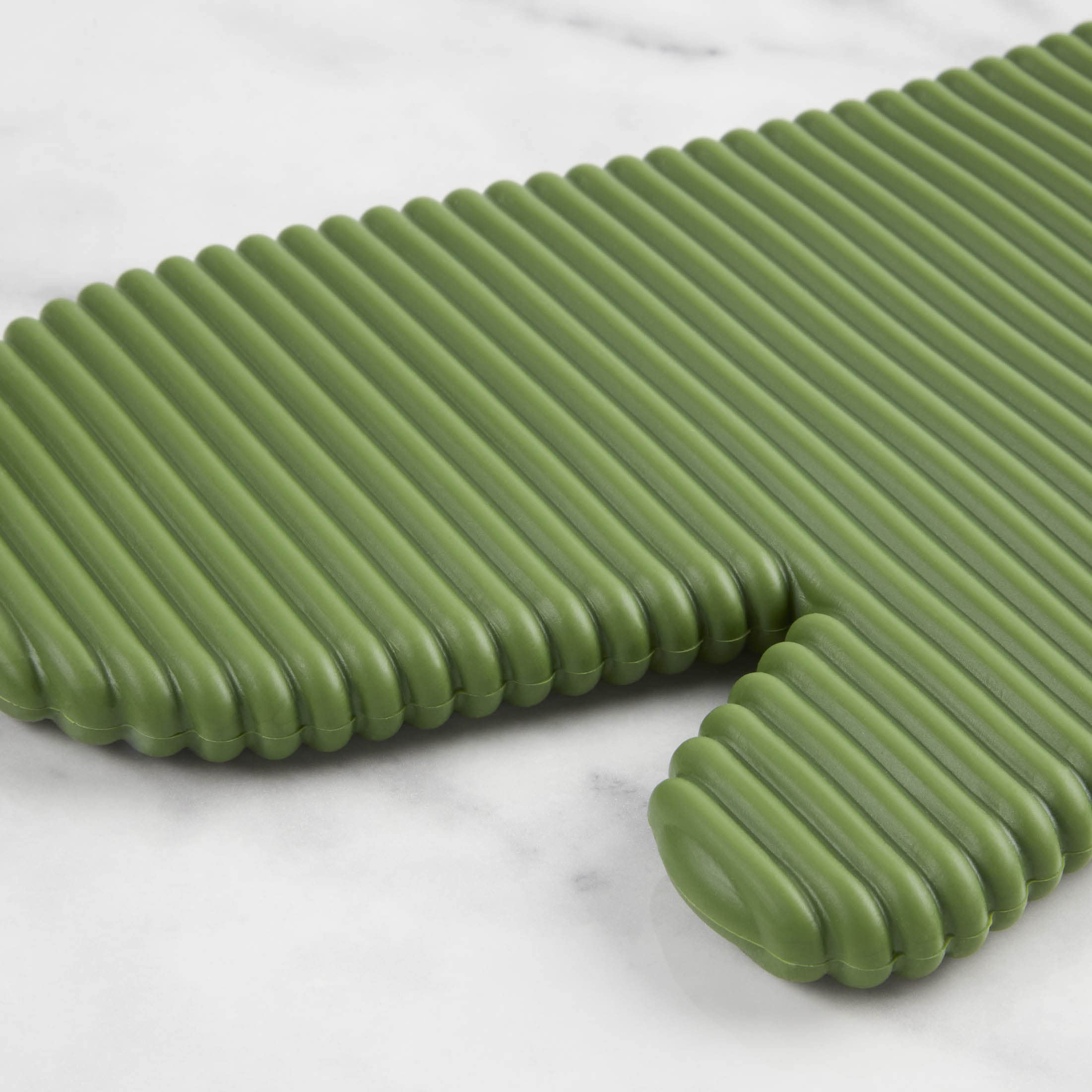 KitchenAid Ribbed Soft Silicone Oven Mitt Set, 7&quot;x13&quot;, Milkshake 2 Count