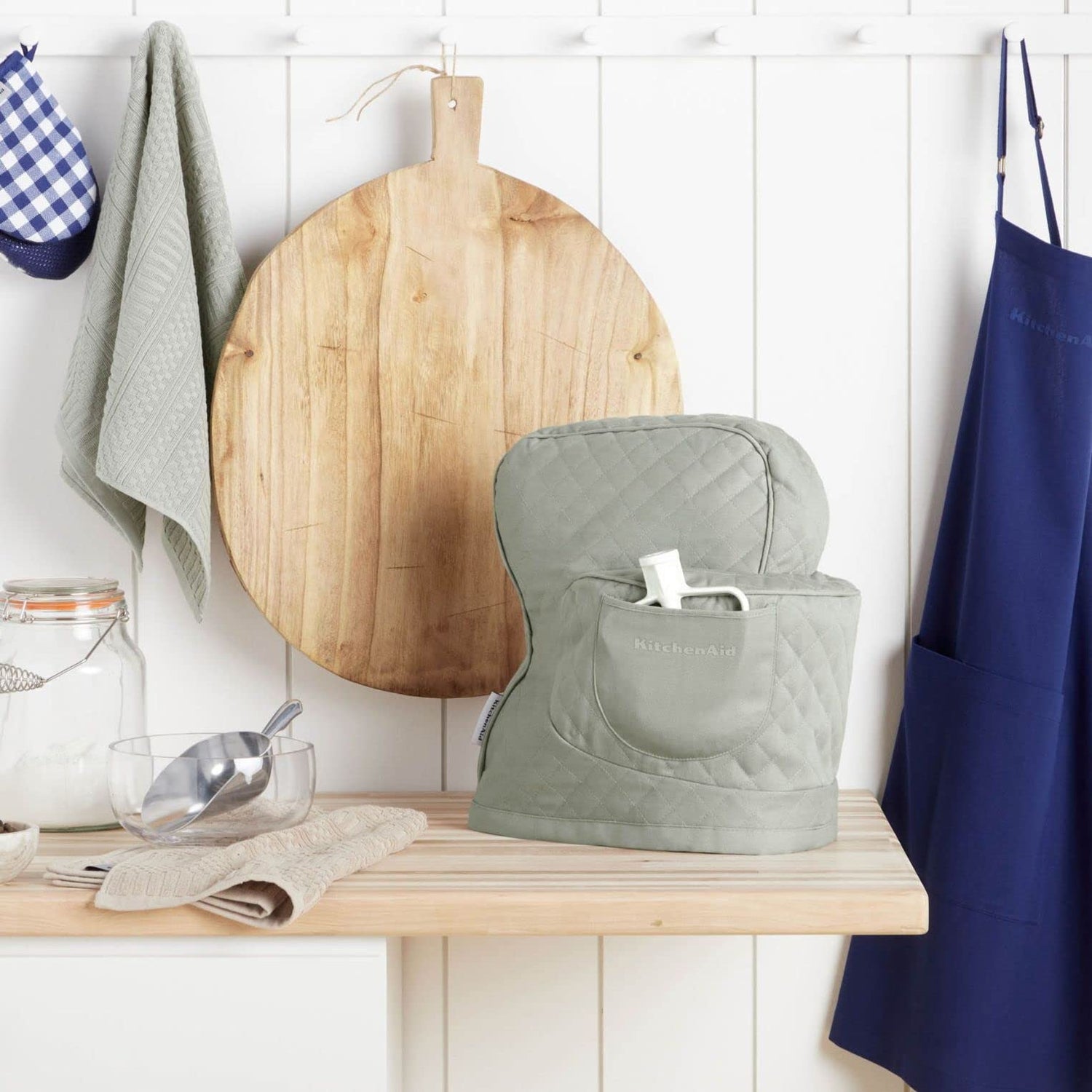 KITCHENAID Fitted Tilt-Head Solid Stand Mixer Cover with Storage Pocket, Quilted 100% Cotton, Milkshake, 14.4&quot;x18&quot;x10&quot;