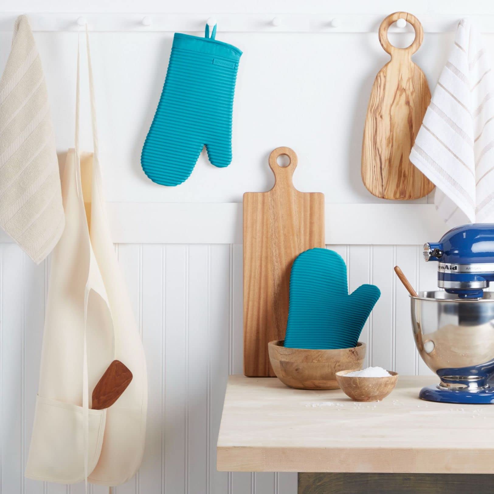 KitchenAid Ribbed Soft Silicone Oven Mitt Set, 7&quot;x13&quot;, Milkshake 2 Count