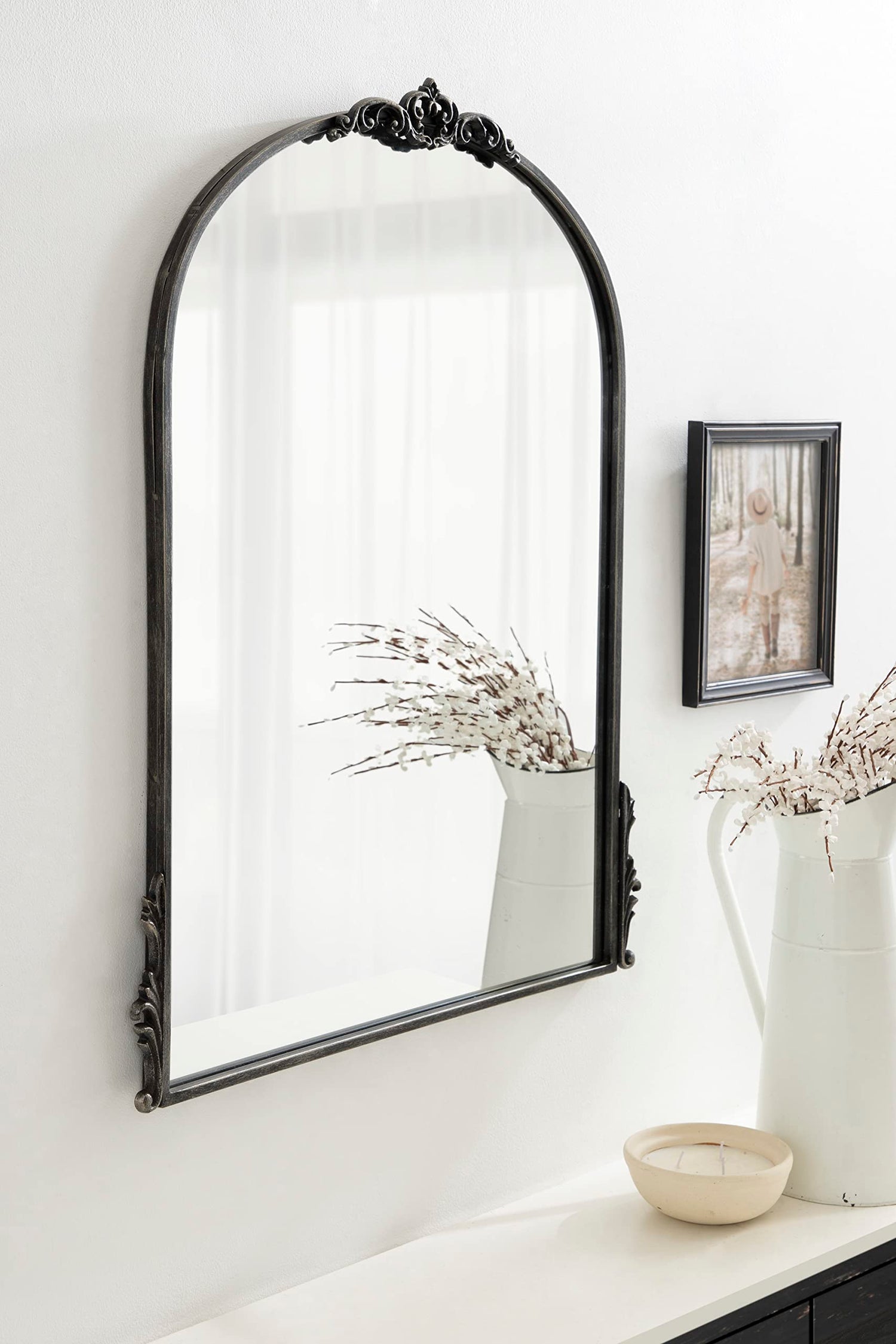 Kate and Laurel Myrcelle Traditional Arched Mirror, 25 x 33, Gold, Decorative Large Arch Mirror with Ornate Garland Detailing Along The Crown and Edges of The Frame