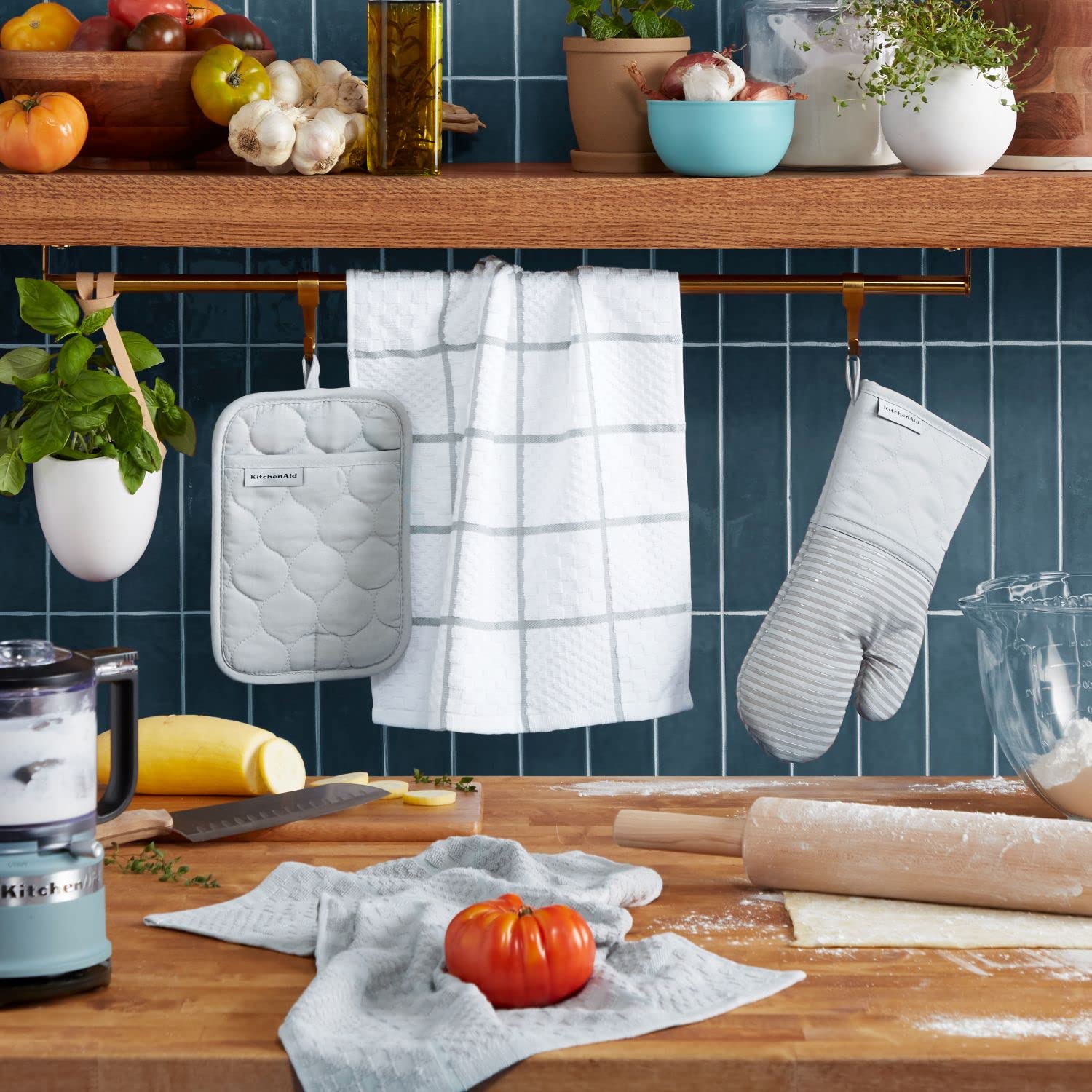 KITCHENAID Quilted Cotton Terry Cloth Oven Mitt, Pot Holder, Kitchen Towel 4-Pack Set, Heat Resistant, Silicone Grip, Gift Set, Milkshake, 16&quot;x26&quot;, 7&quot;x13&quot; &amp; 7&quot;x10&quot;