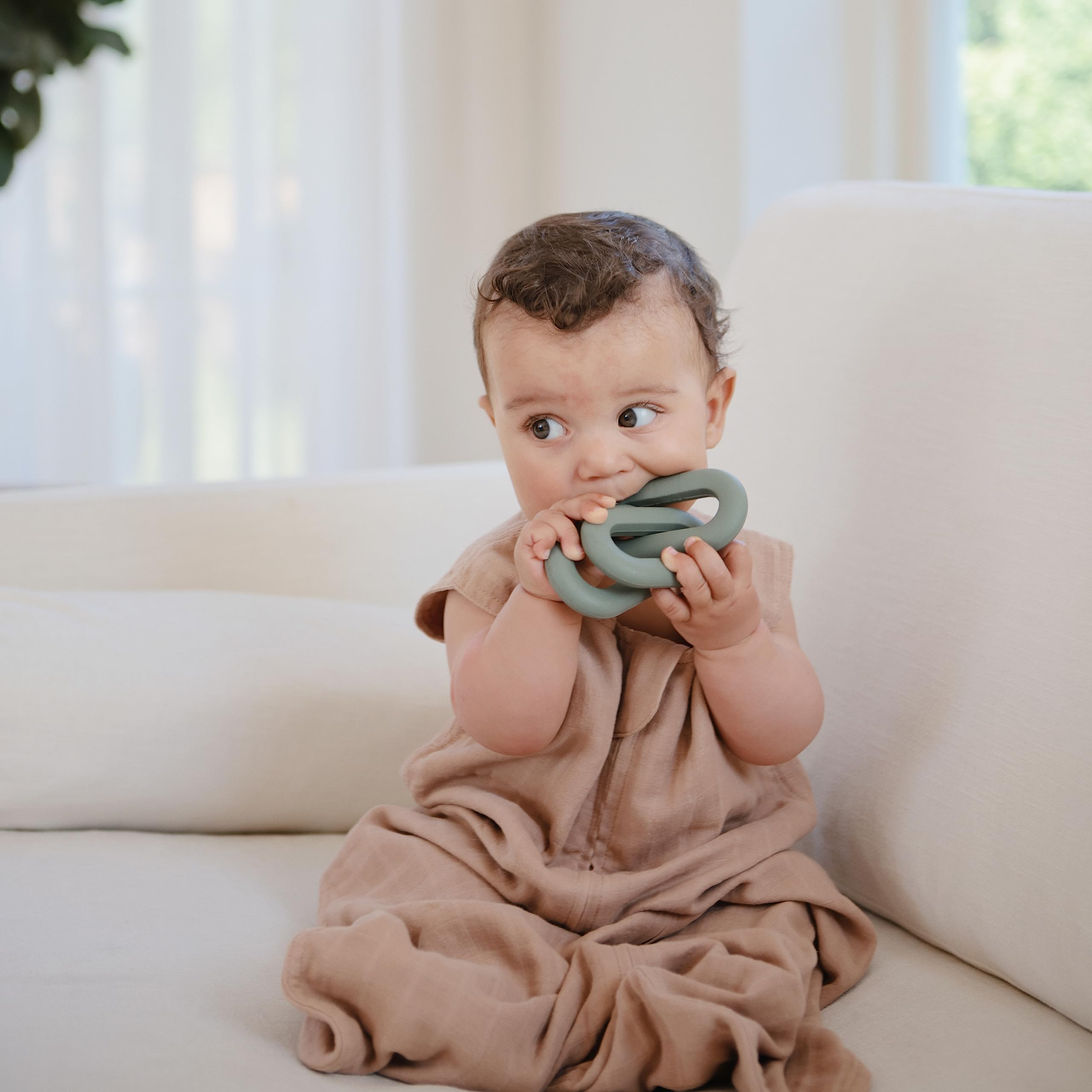 mushie Baby Wearable Blanket | 100% Organic Cotton Muslin | Sleeping Bag for Infants (Natural)