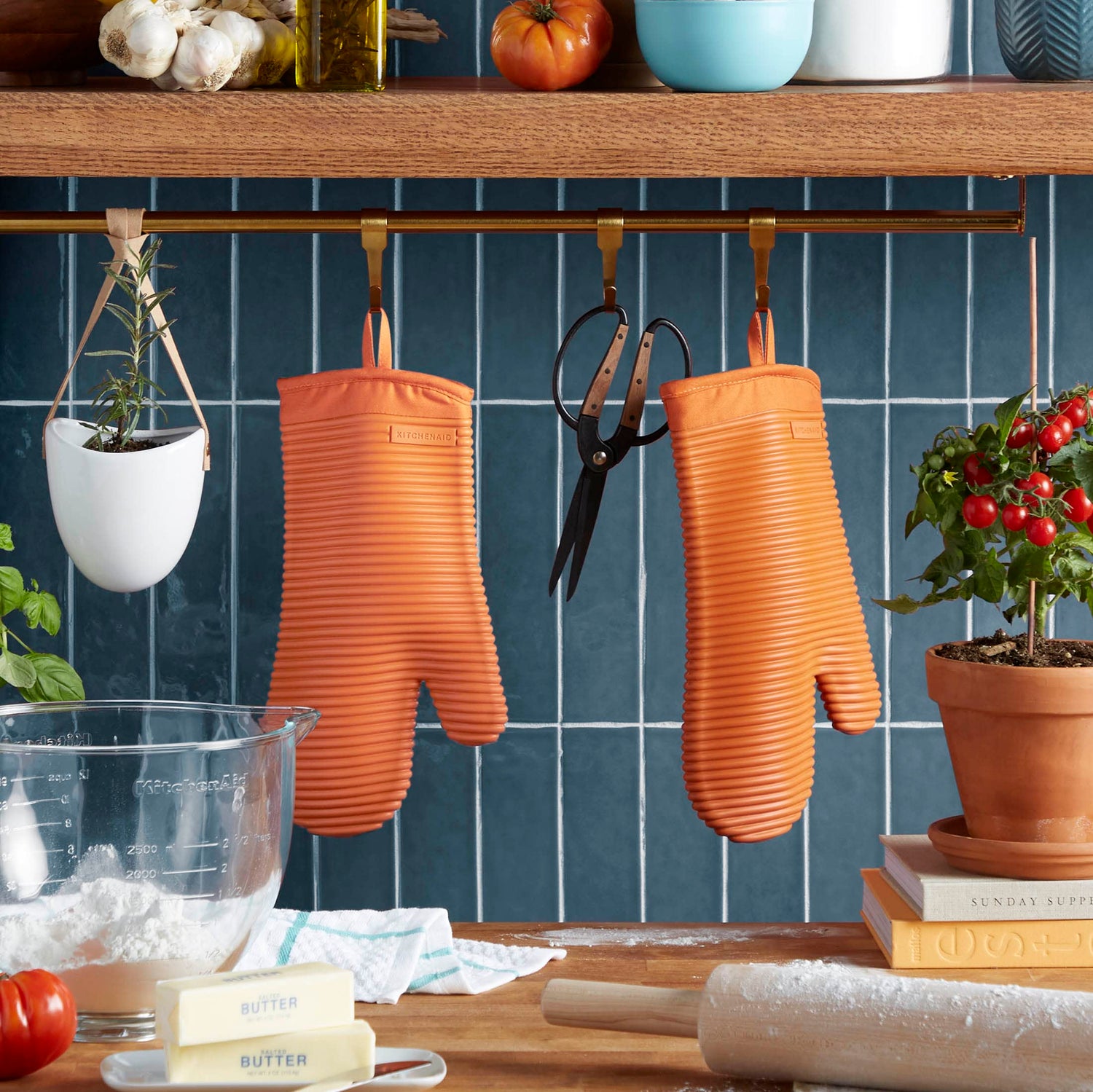 KitchenAid Ribbed Soft Silicone Oven Mitt Set, 7&quot;x13&quot;, Milkshake 2 Count