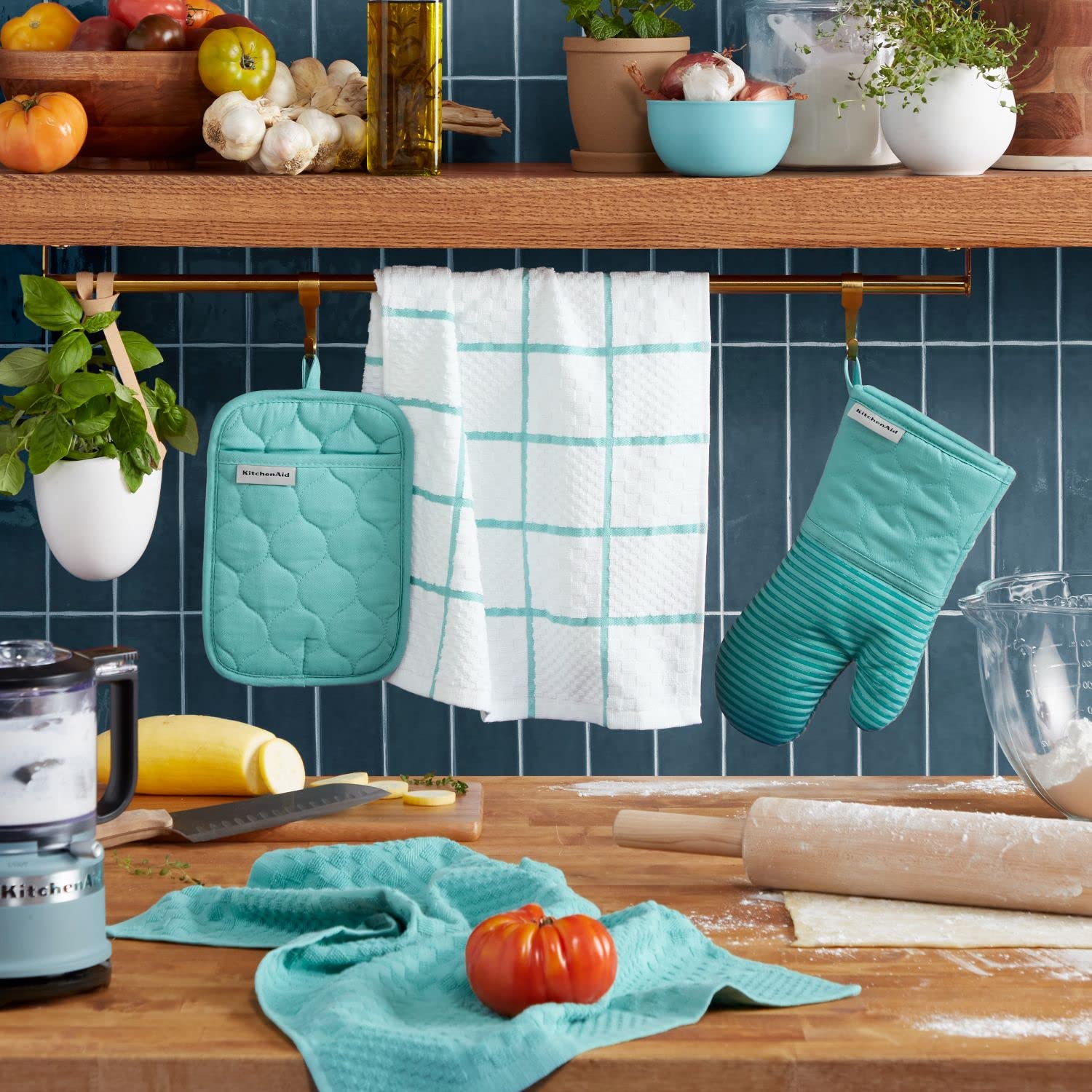 KITCHENAID Quilted Cotton Terry Cloth Oven Mitt, Pot Holder, Kitchen Towel 4-Pack Set, Heat Resistant, Silicone Grip, Gift Set, Milkshake, 16&quot;x26&quot;, 7&quot;x13&quot; &amp; 7&quot;x10&quot;