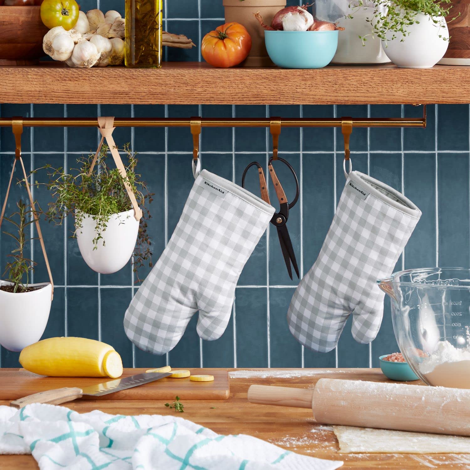KitchenAid Gingham Oven Mitt 2-Pack Set, Milkshake, 7&quot;x13&quot;