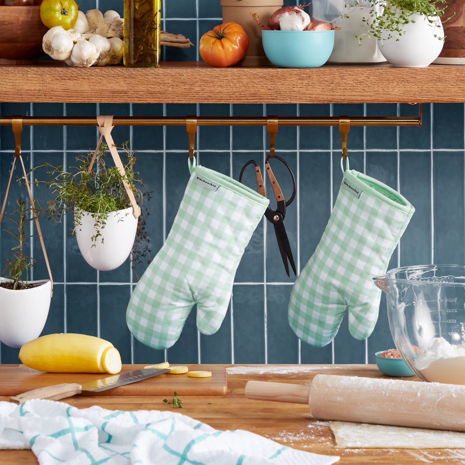 KitchenAid Gingham Oven Mitt 2-Pack Set, Milkshake, 7&quot;x13&quot;