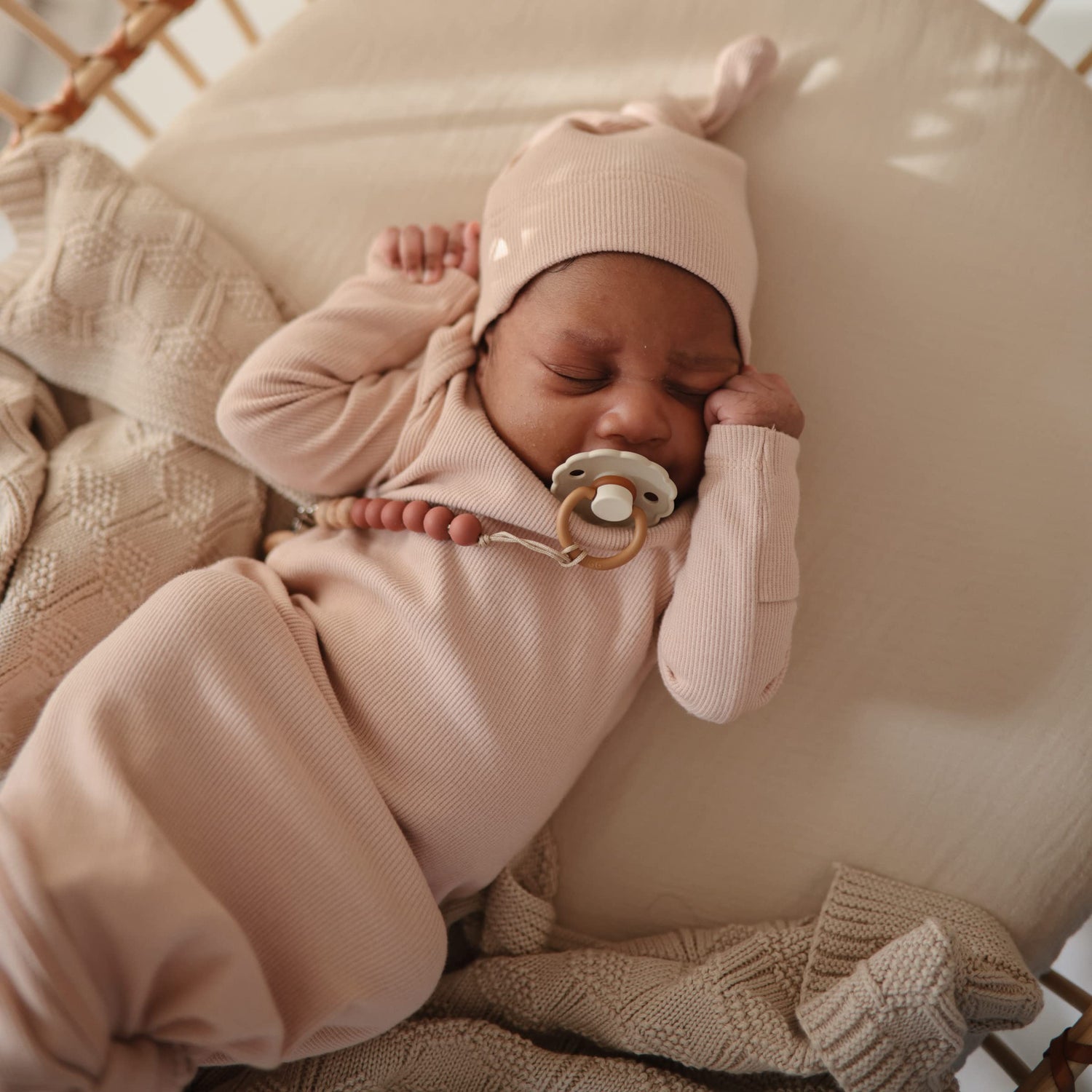 mushie Extra Soft Muslin Fitted Crib Sheet | 192 Thread Count | 28&quot;x 52&quot; (Fog)