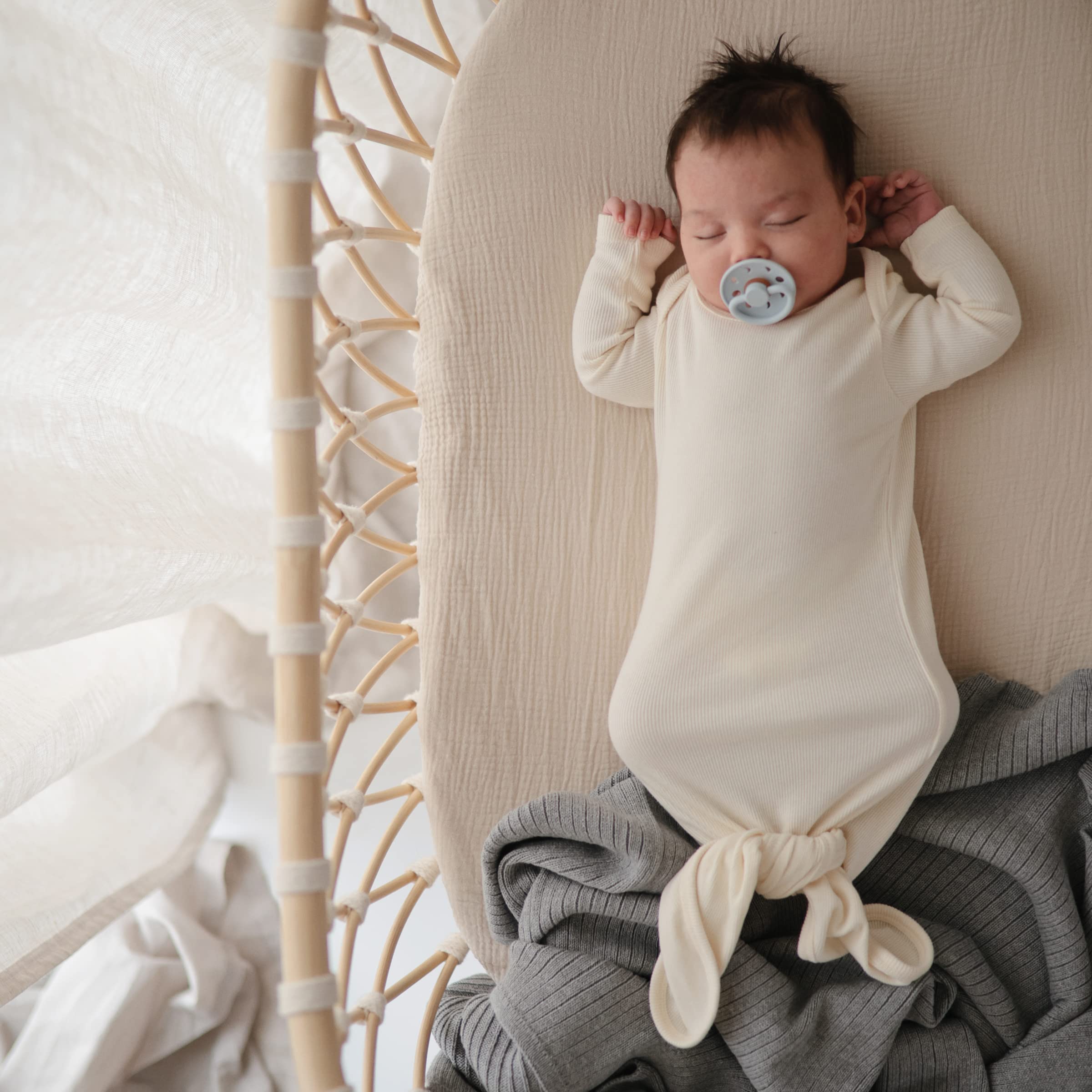 mushie Extra Soft Muslin Fitted Crib Sheet | 192 Thread Count | 28&quot;x 52&quot; (Fog)