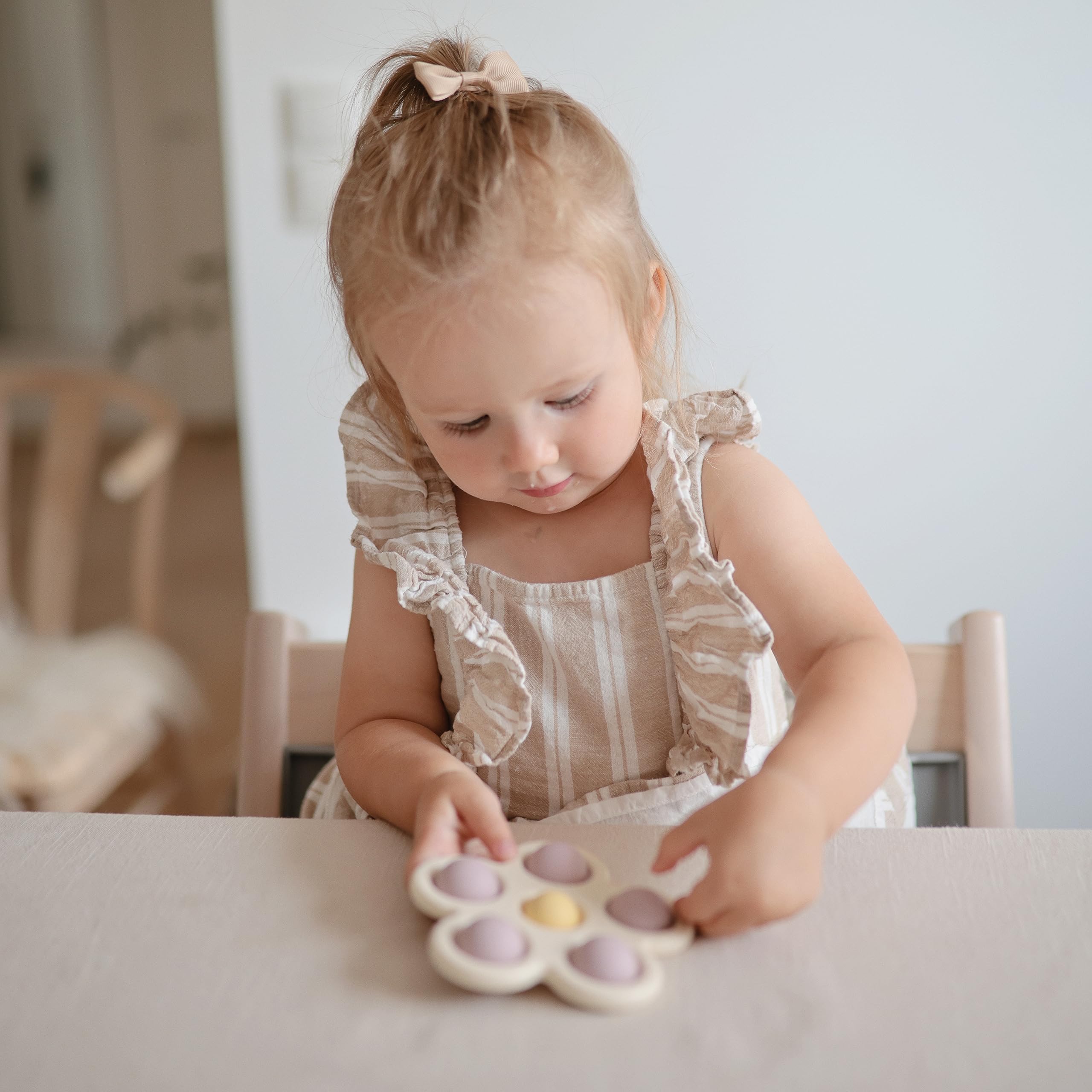 mushie Paint Palette Press Toy