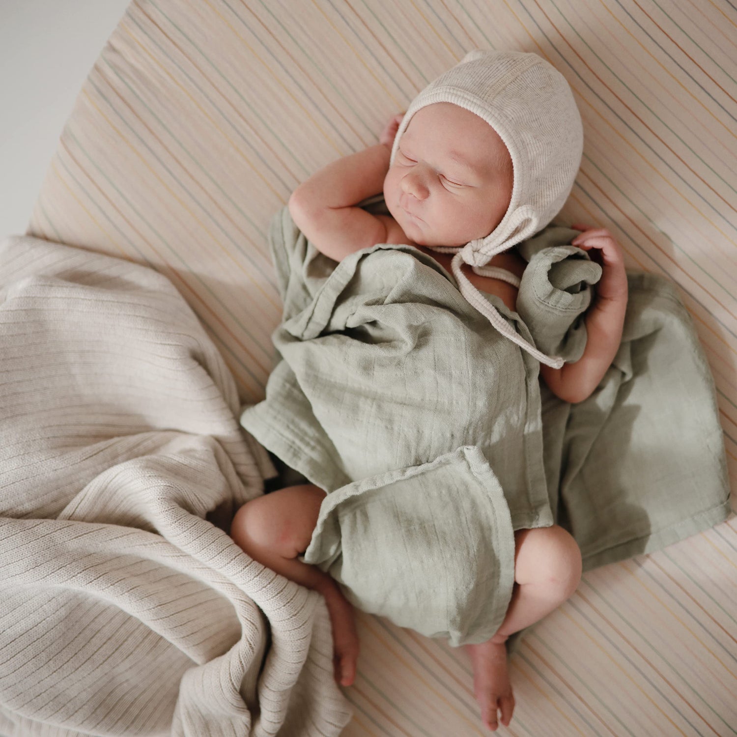 mushie Extra Soft Muslin Fitted Crib Sheet | 192 Thread Count | 28&quot;x 52&quot; (Fog)