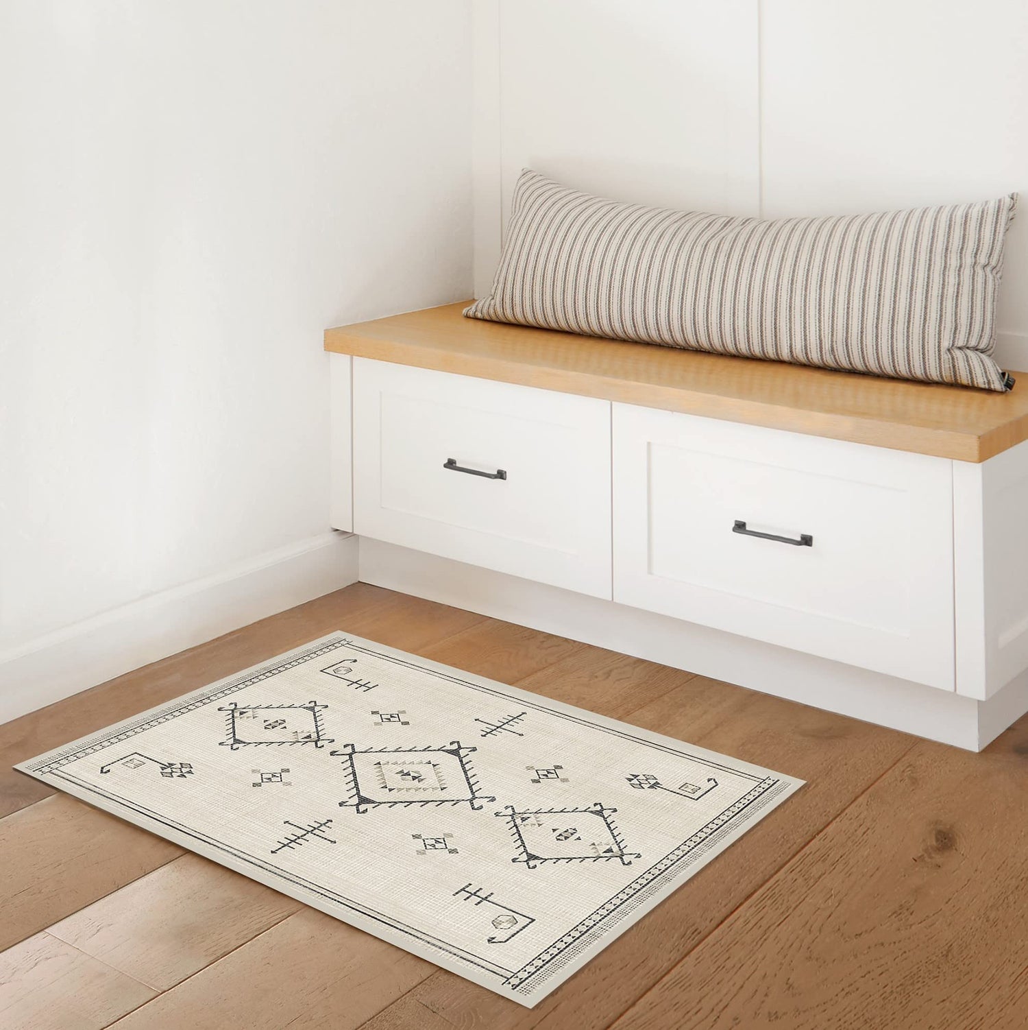 RUGGABLE Damali Runner Rug - Perfect Boho Washable Rug for Entryway Hallway Kitchen - Pet &amp; Child Friendly - Non-Toxic - Stain &amp; Water Resistant - Black &amp; White 2.5&