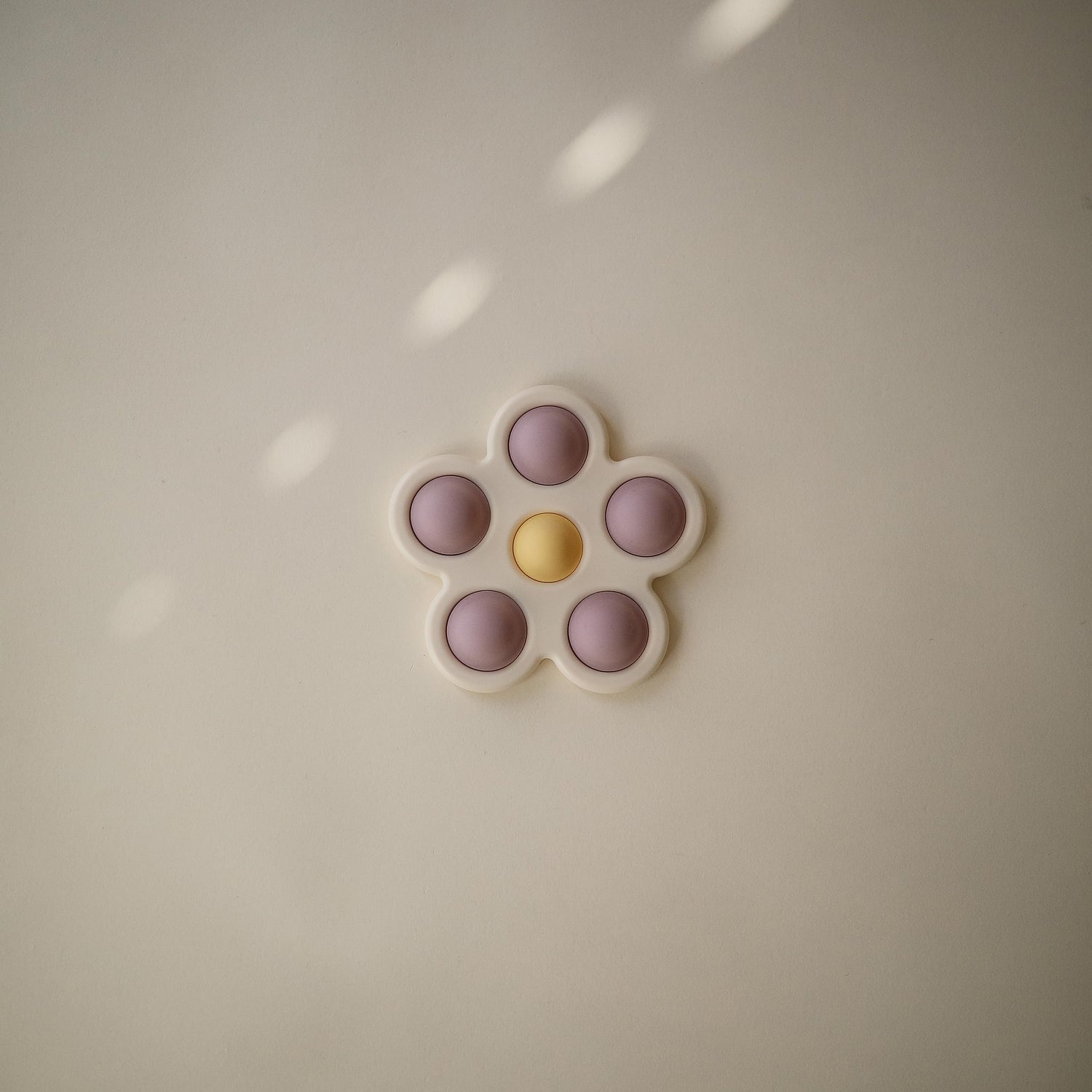 mushie Paint Palette Press Toy
