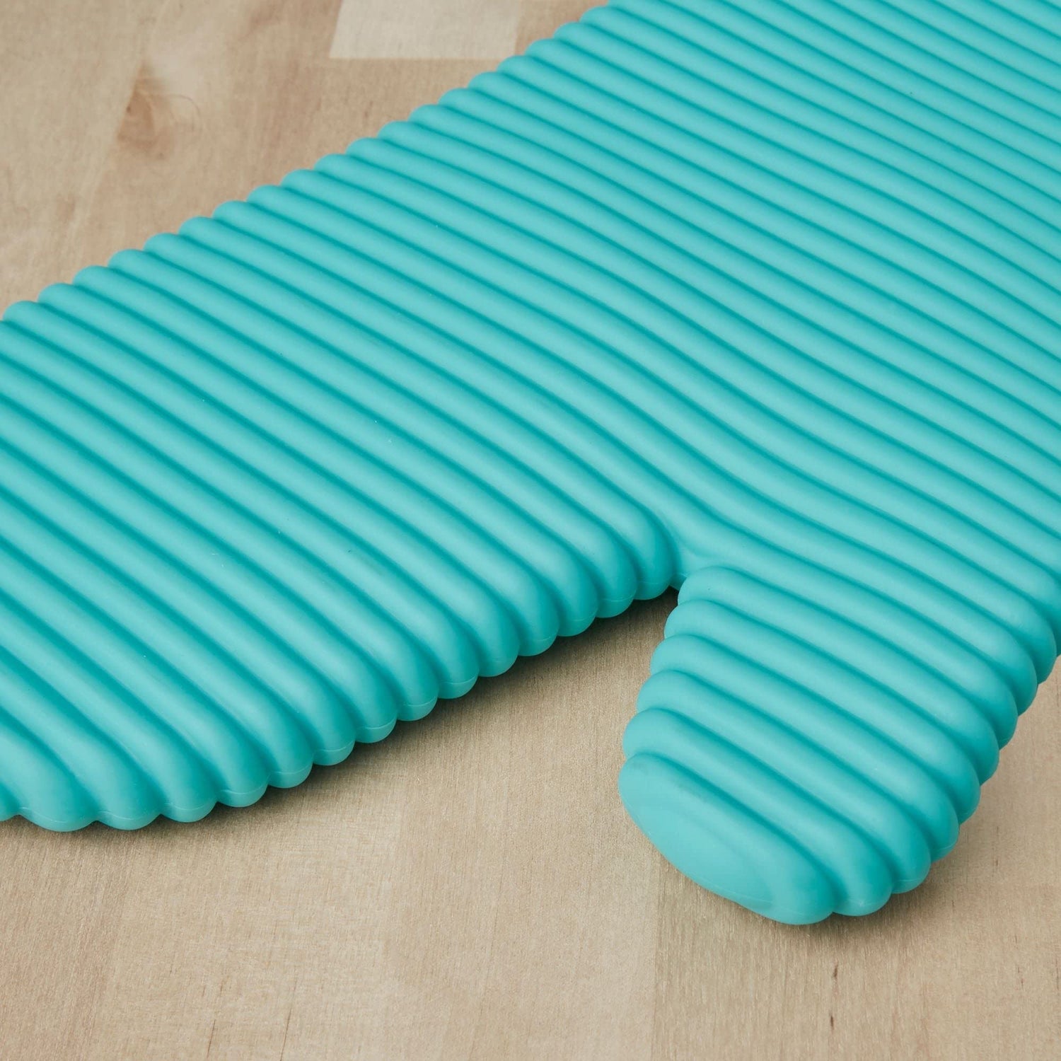 KitchenAid Ribbed Soft Silicone Oven Mitt Set, 7&quot;x13&quot;, Milkshake 2 Count