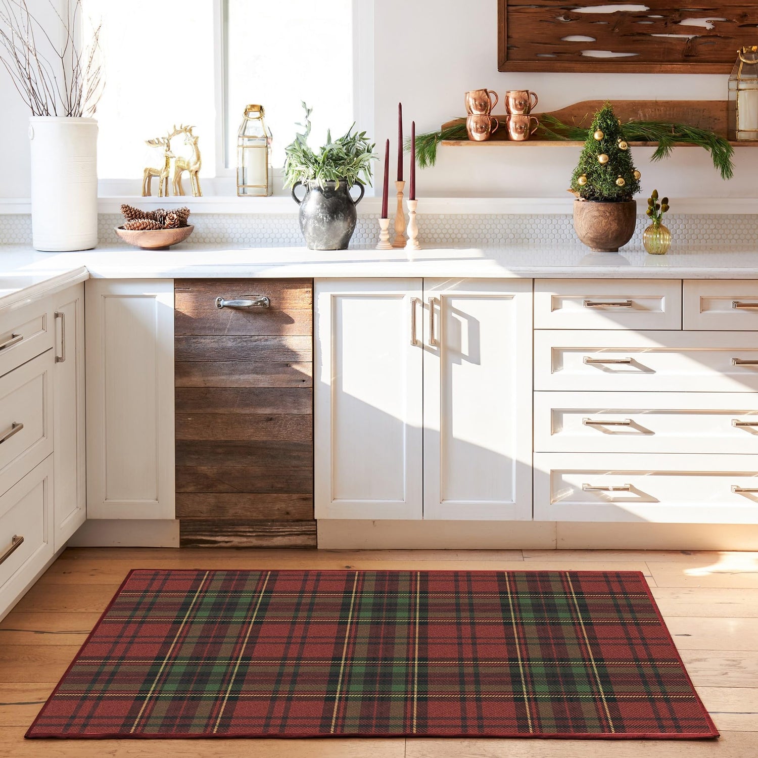 RUGGABLE Winter Plaid Washable Rug - Perfect Holiday Area Rug for Living Room Bedroom Kitchen - Pet &amp; Child Friendly - Stain &amp; Water Resistant - Dress Stewart Tartan Plaid 3&