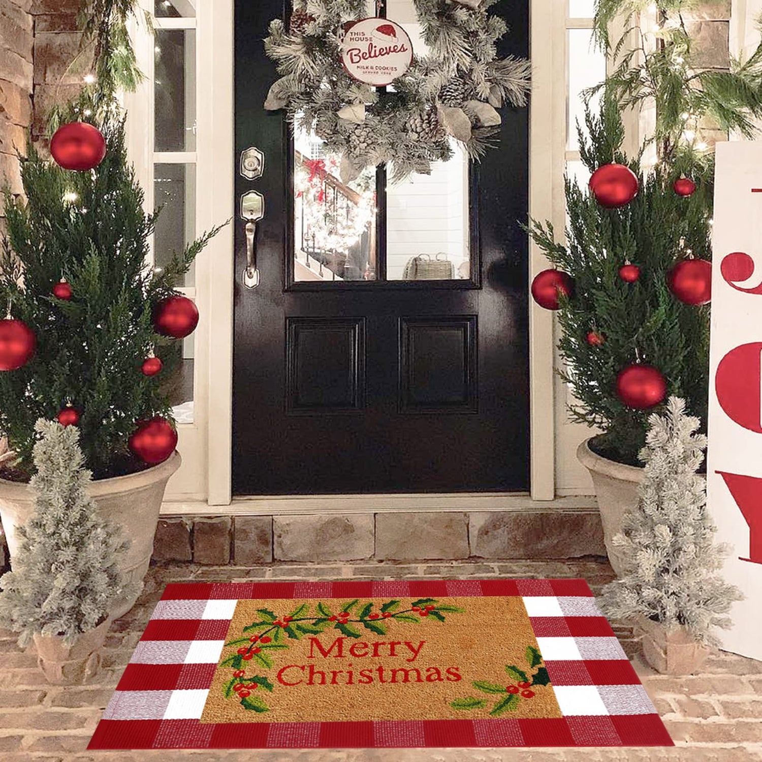 Christmas Red and White Plaid Rug - 28 x 43 Inches Outdoor Front Door Decor Mat Cotton Washable Hand-Woven Rug Christmas New Year Holiday Porch Entryway Layered Doormat