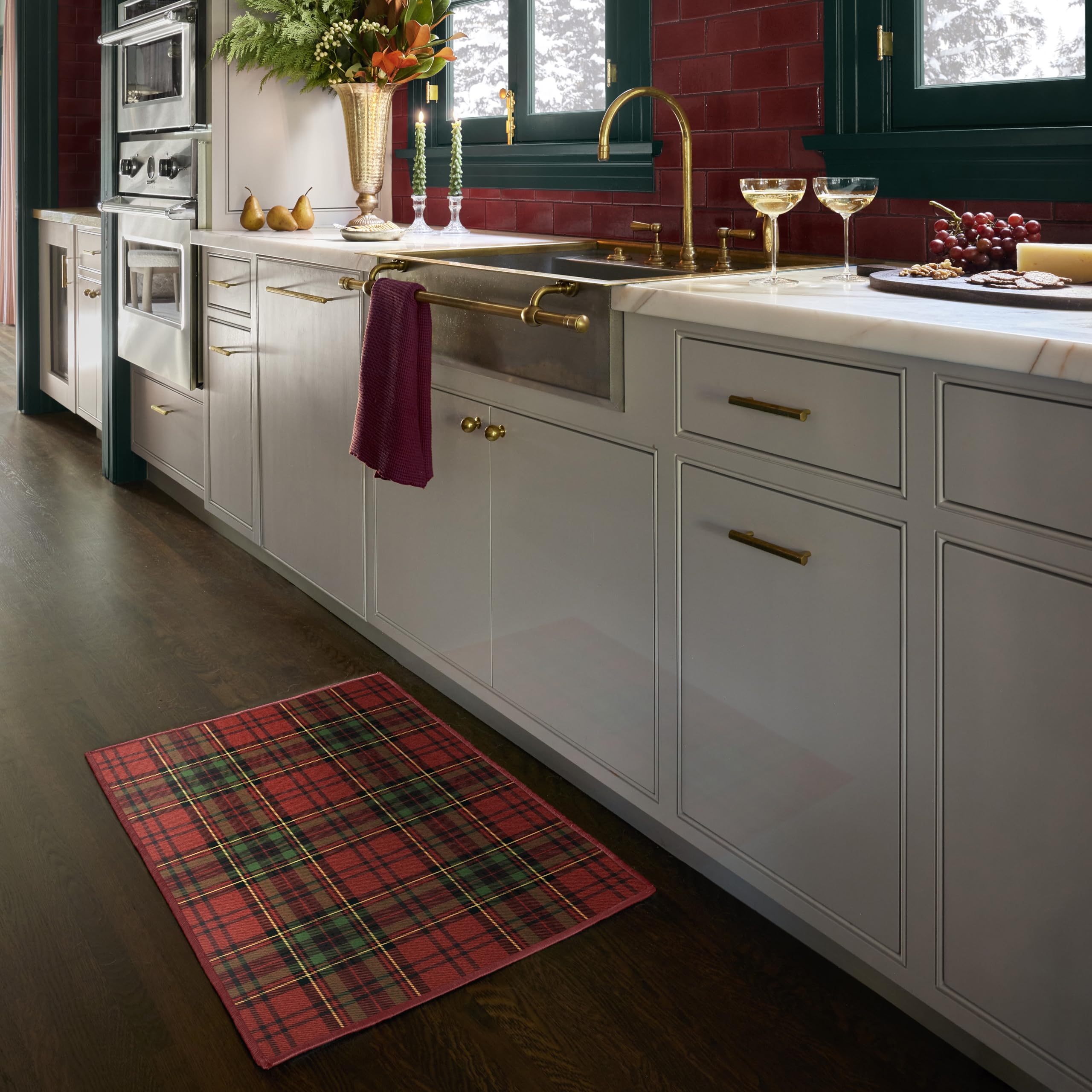 RUGGABLE Winter Plaid Washable Rug - Perfect Holiday Area Rug for Living Room Bedroom Kitchen - Pet &amp; Child Friendly - Stain &amp; Water Resistant - Dress Stewart Tartan Plaid 3&