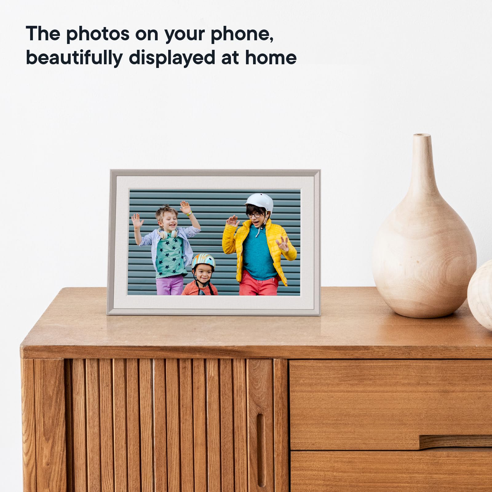 Aura Digital Picture Frame - 10.1&quot; HD Mat Display | Wirecutter&
