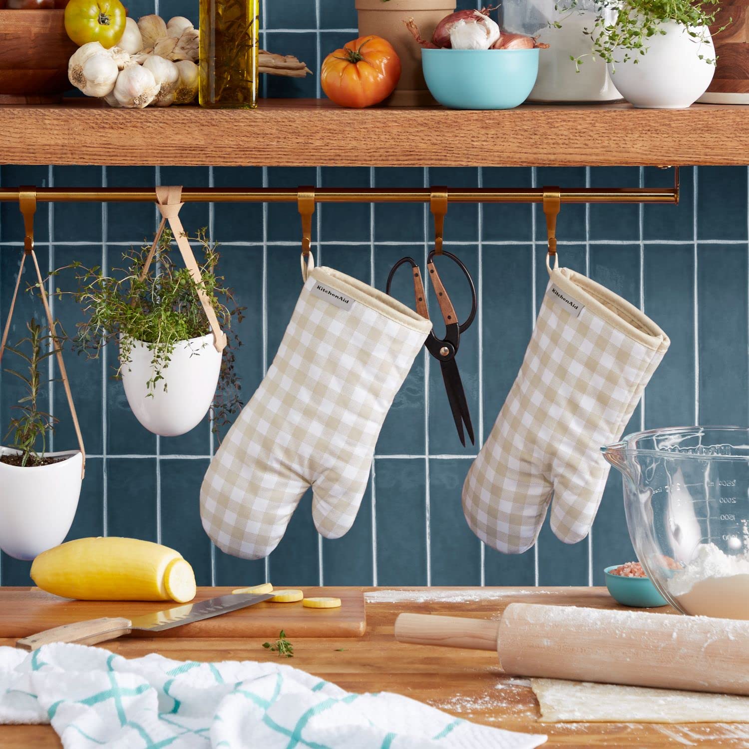 KitchenAid Gingham Oven Mitt 2-Pack Set, Milkshake, 7&quot;x13&quot;