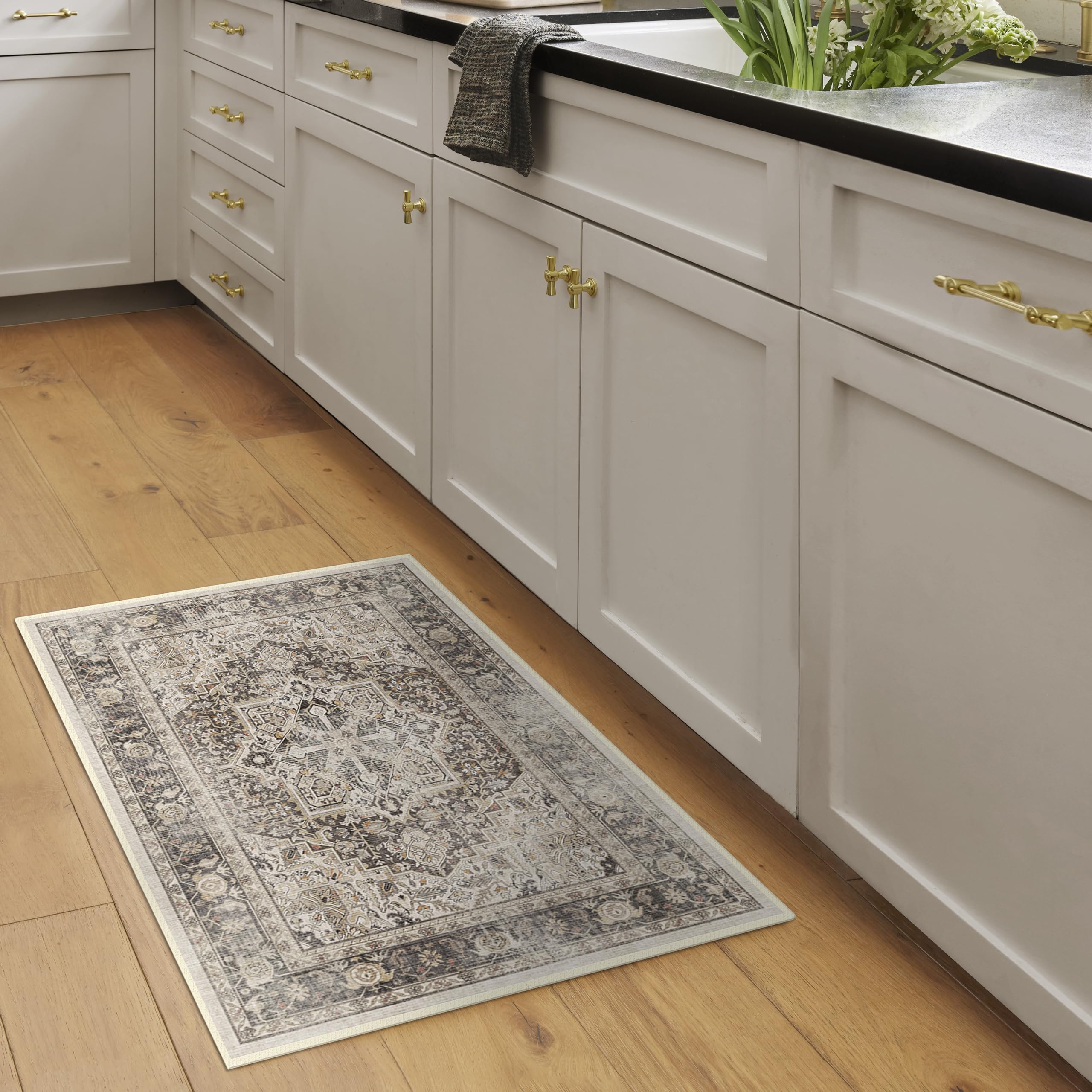 RUGGABLE Kamran Washable Rug - Perfect Vintage Area Rug for Living Room Bedroom Kitchen - Pet &amp; Child Friendly - Stain &amp; Water Resistant - Hazel 5&