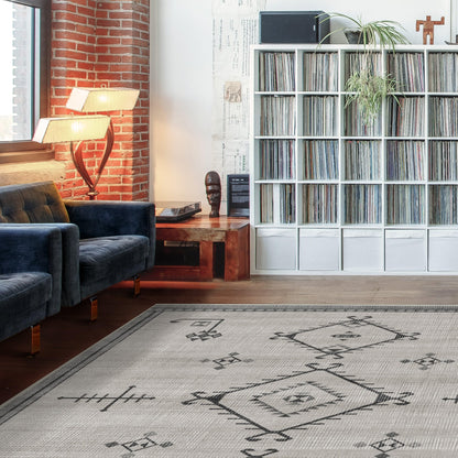 RUGGABLE Damali Runner Rug - Perfect Boho Washable Rug for Entryway Hallway Kitchen - Pet &amp; Child Friendly - Non-Toxic - Stain &amp; Water Resistant - Black &amp; White 2.5&