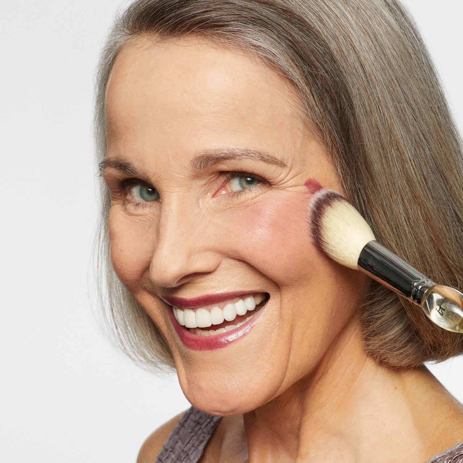 IT Cosmetics Heavenly Luxe French Boutique Blush Brush 