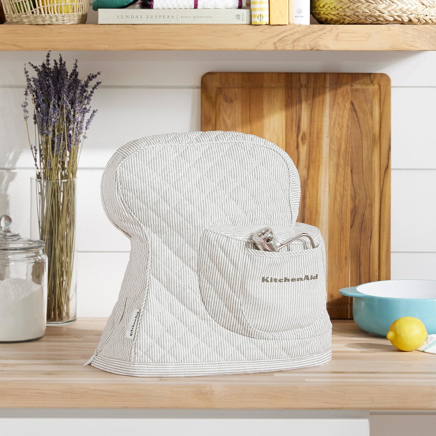 KITCHENAID Fitted Tilt-Head Solid Stand Mixer Cover with Storage Pocket, Quilted 100% Cotton, Milkshake, 14.4&quot;x18&quot;x10&quot;