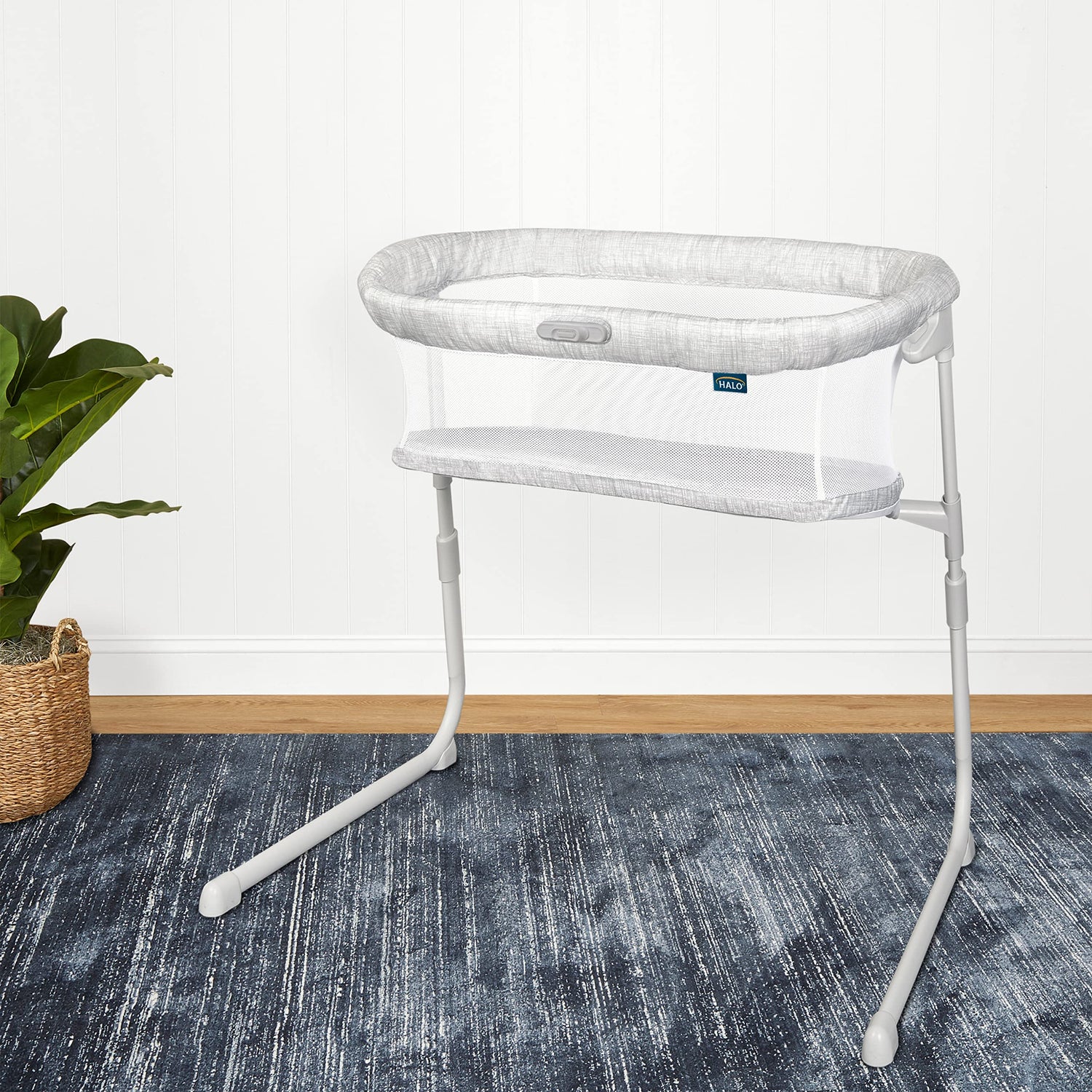 HALO BassiNest Swivel Sleeper - Essentia Series, Nautical Net