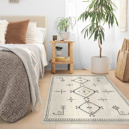 RUGGABLE Damali Runner Rug - Perfect Boho Washable Rug for Entryway Hallway Kitchen - Pet &amp; Child Friendly - Non-Toxic - Stain &amp; Water Resistant - Black &amp; White 2.5&