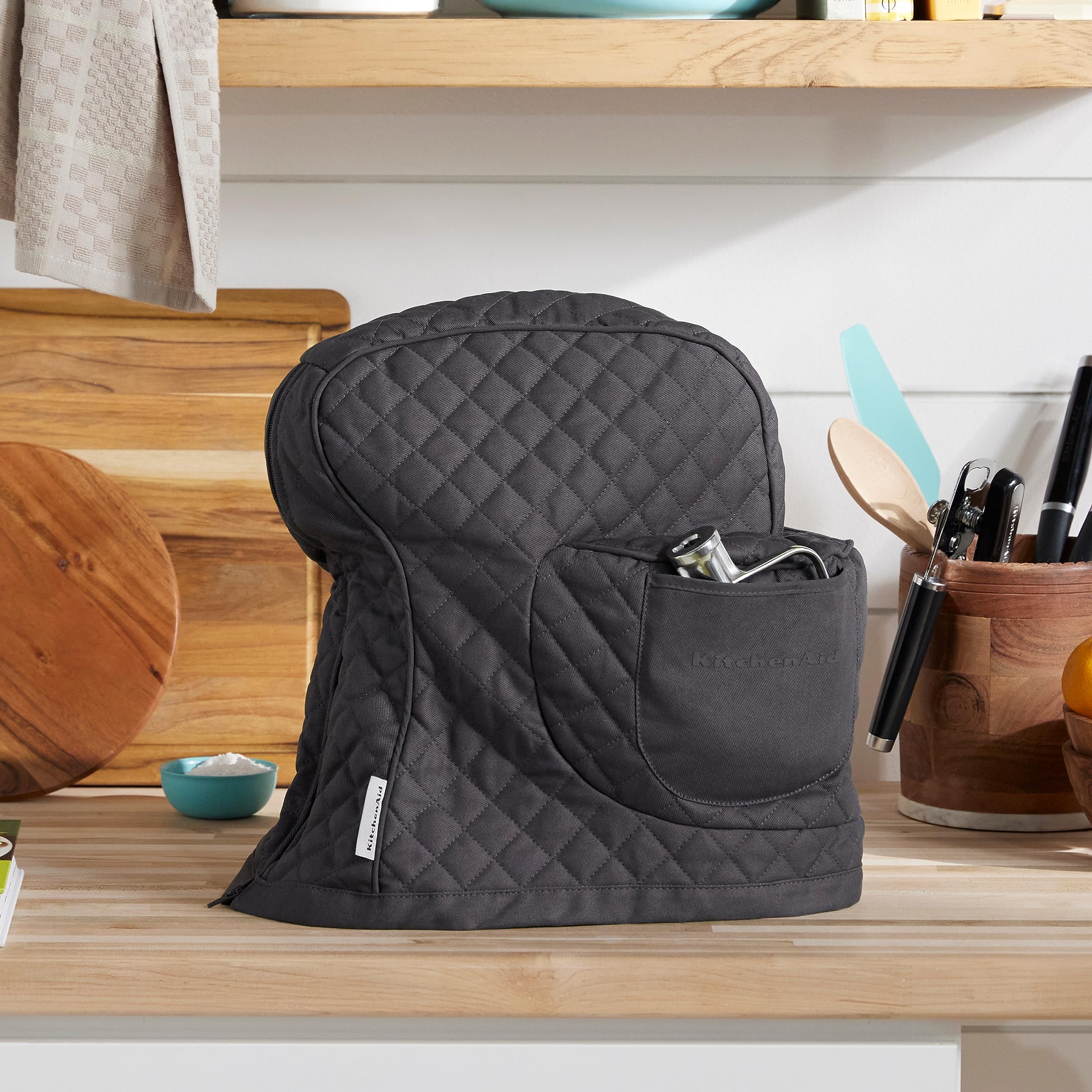 KITCHENAID Fitted Tilt-Head Solid Stand Mixer Cover with Storage Pocket, Quilted 100% Cotton, Milkshake, 14.4&quot;x18&quot;x10&quot;