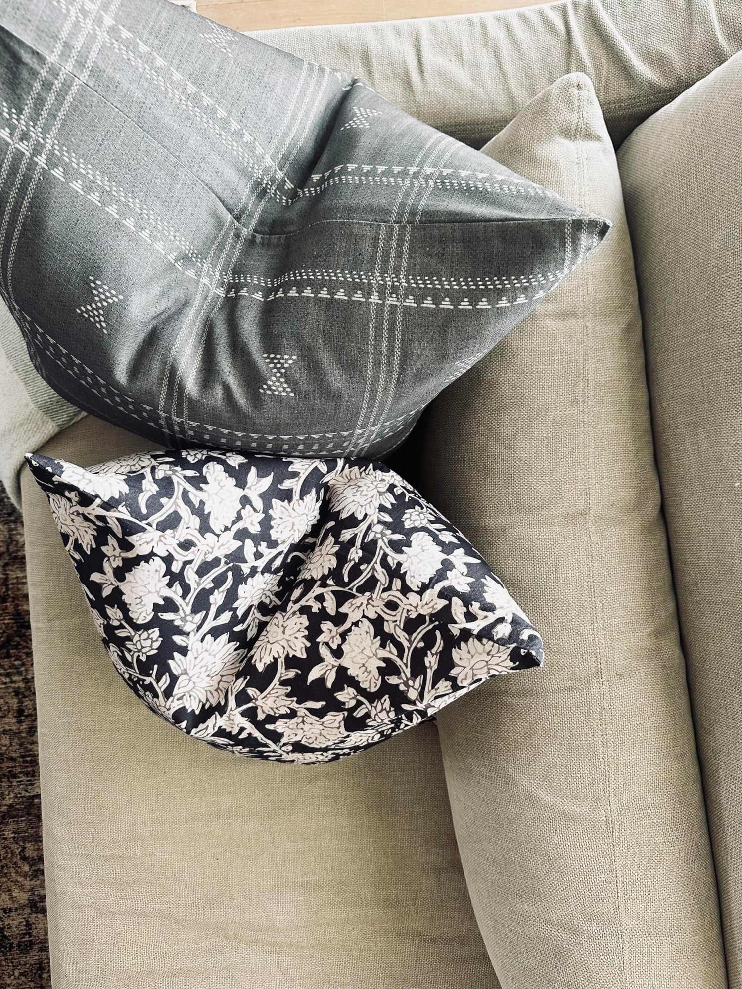 Pillow Cover 100% Linen 20 x 20 inches Double Sided Block Print with Zipper for Easy Removal Home Decor Shabby Chic Farmhouse Neutral Decorative Sofa Couch Accent (Plaid White Grey)